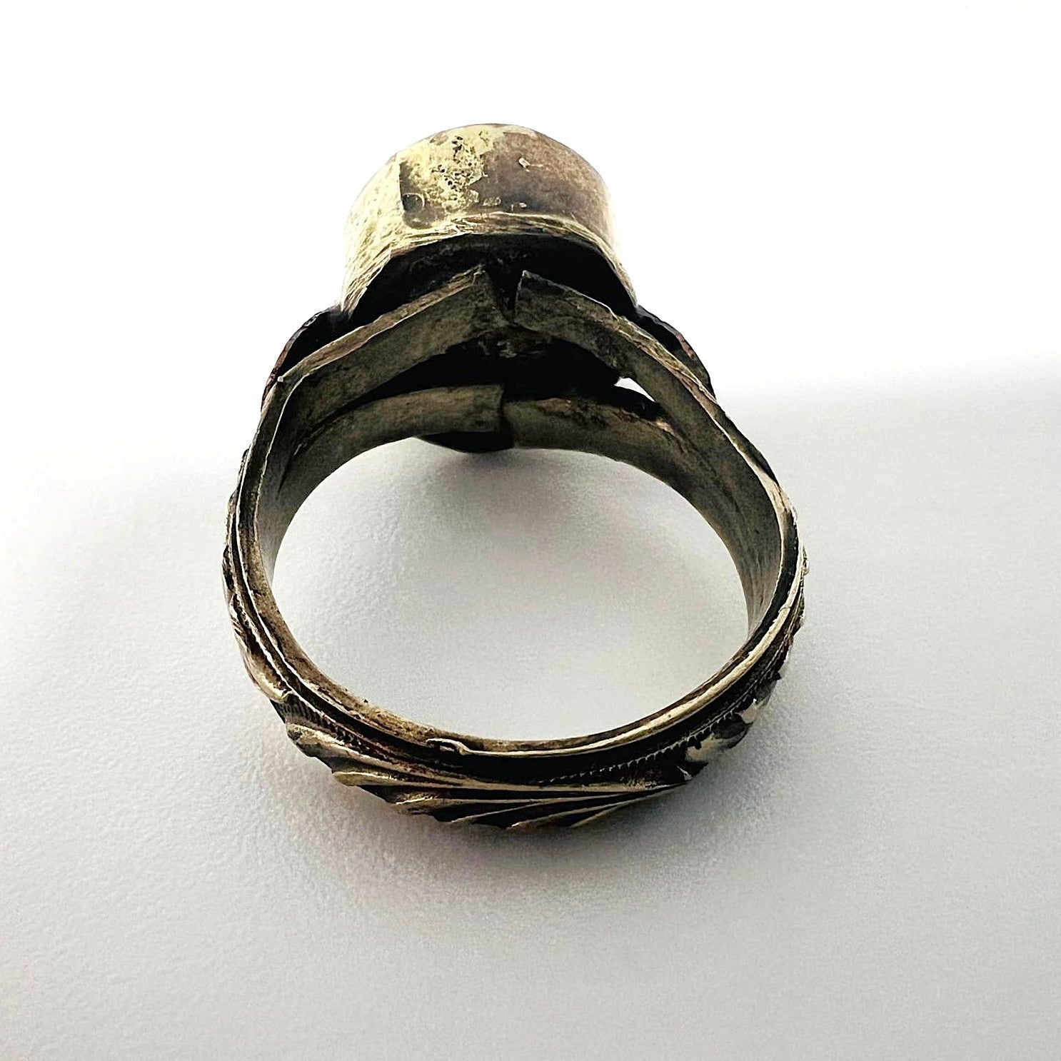 Antiker Silberring mit Karneol-Cabochon