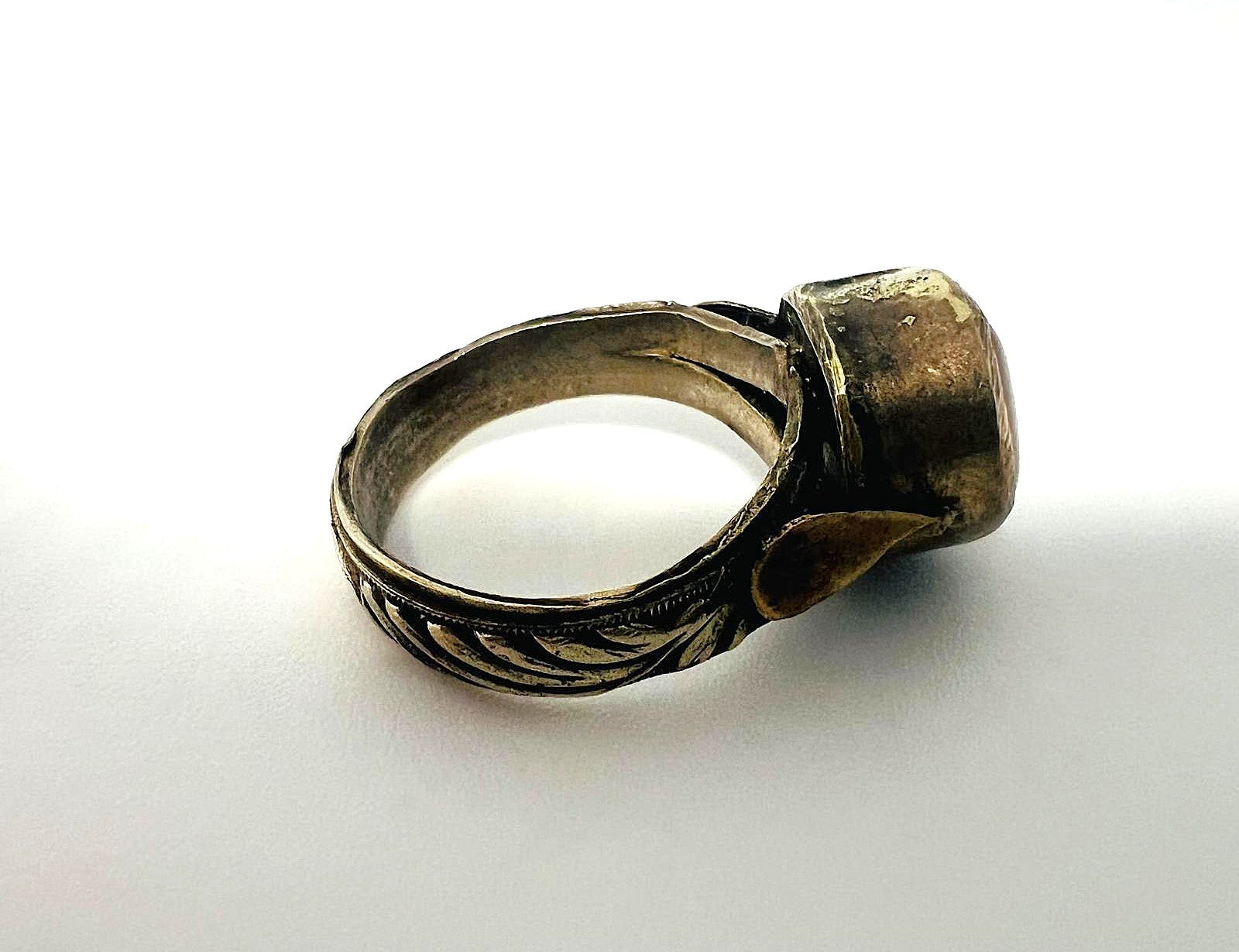 Antiker Silberring mit Karneol-Cabochon