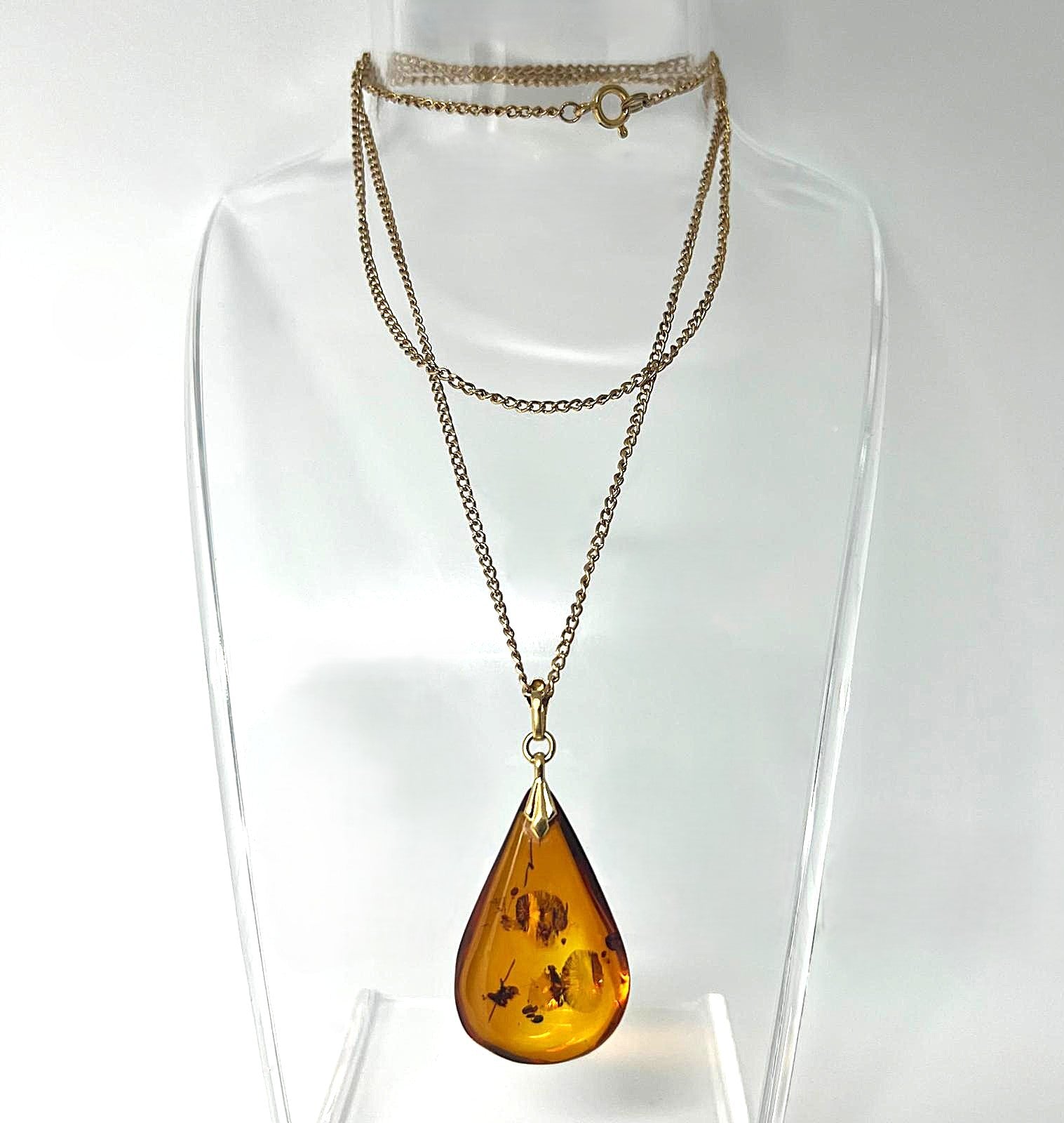  Kette mit Bernstein-Tropfen