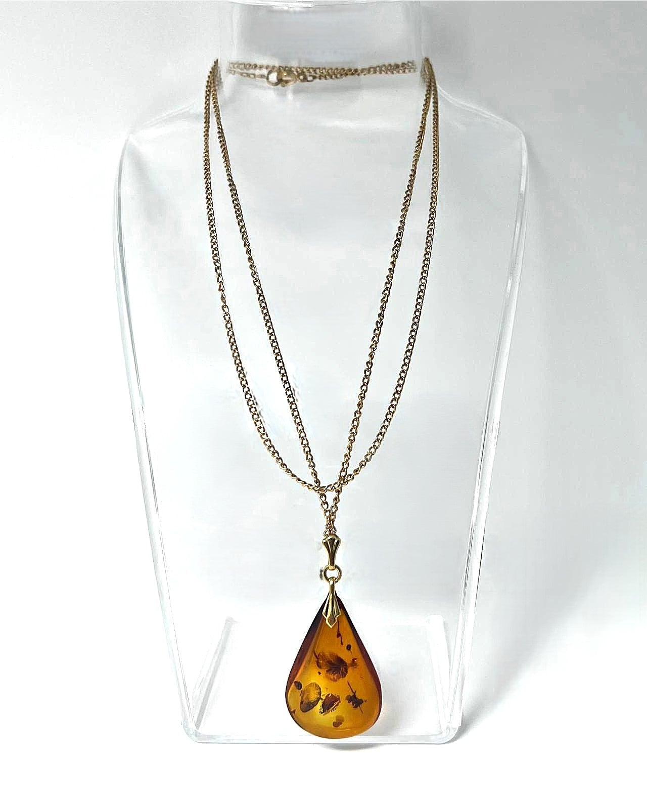  Kette mit Bernstein-Tropfen