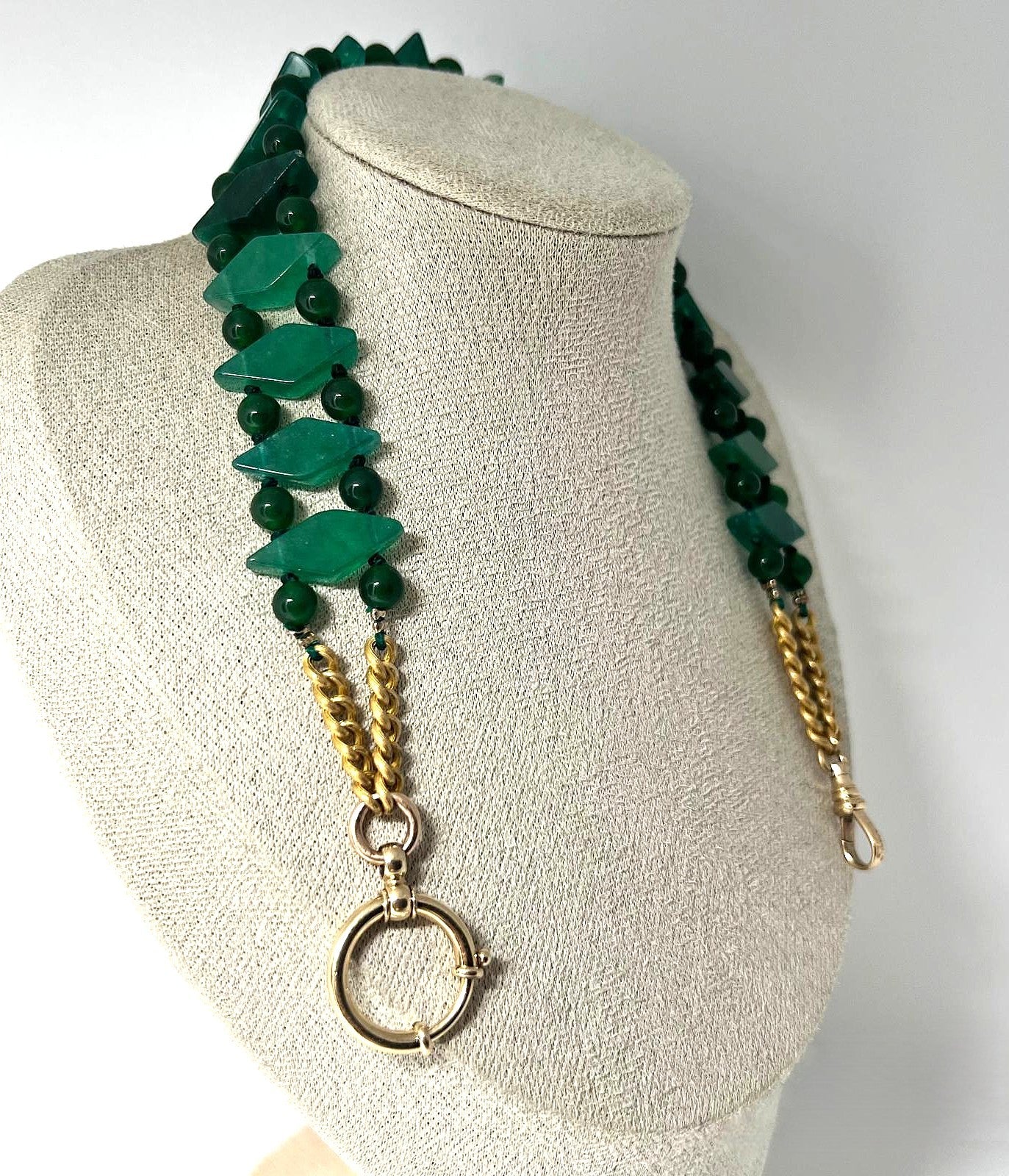 Smaragdgrünes Designer-Collier