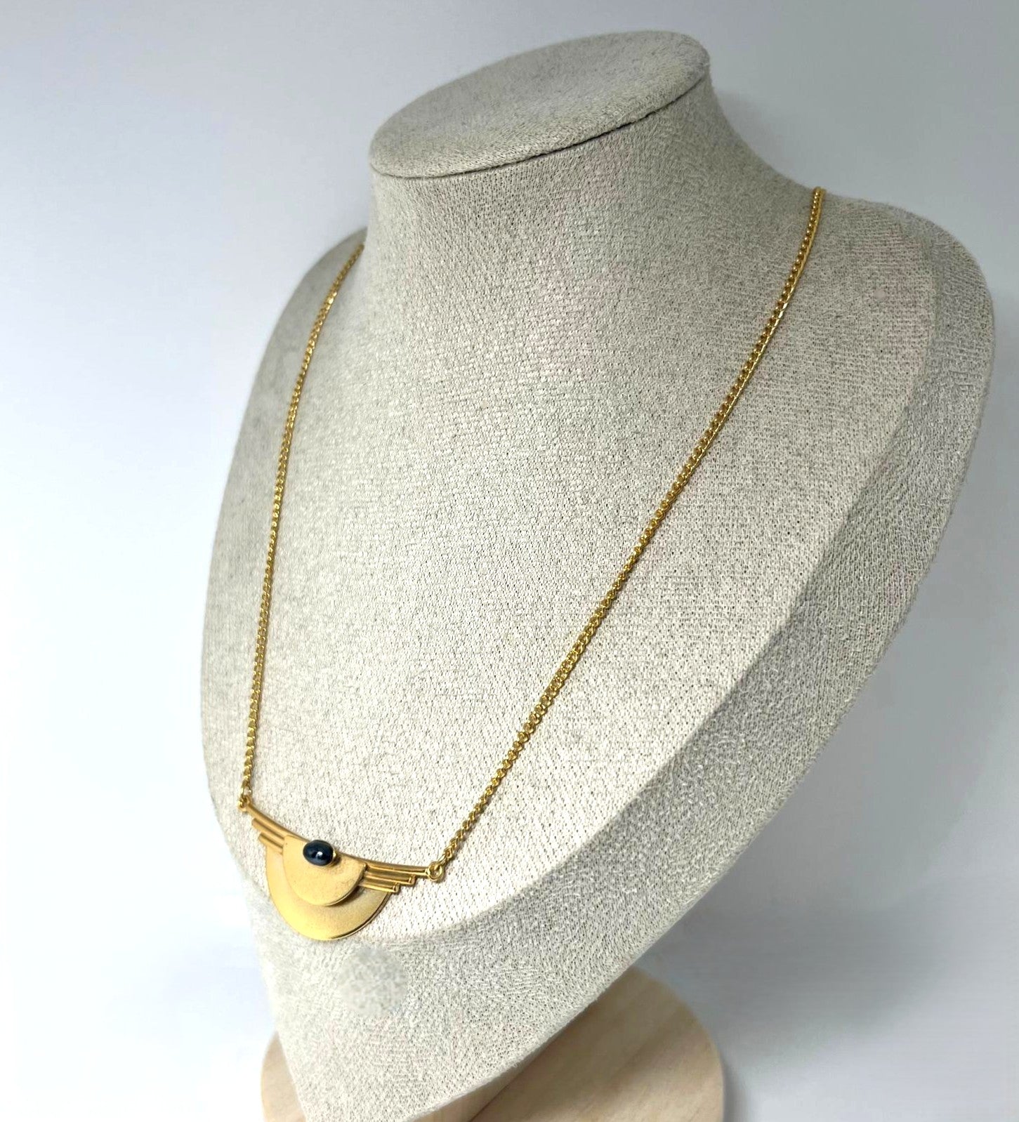 Art Deco Kette goldfarben mit Hämatit-Cabochon 