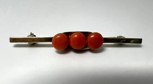 Art-Déco Korallenbrosche vergoldet