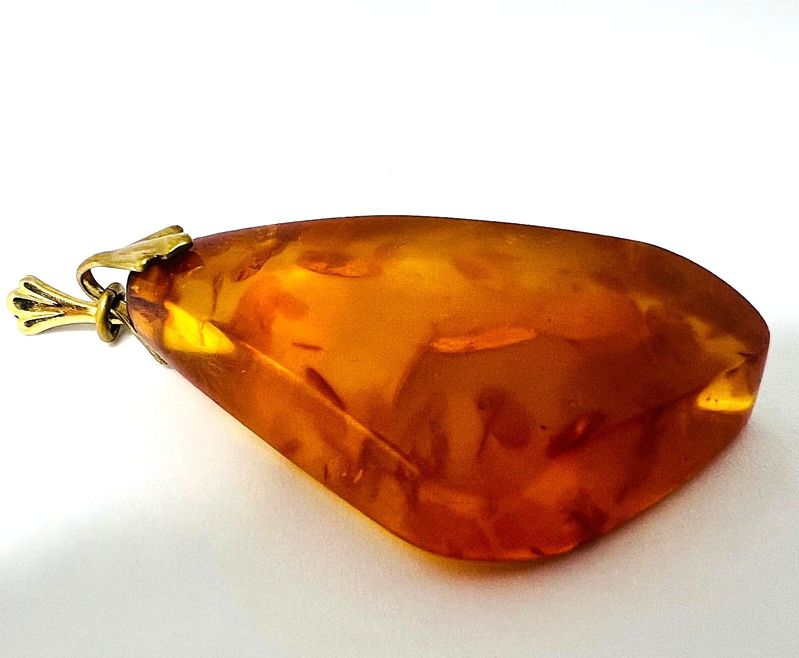 Großer Vintage Bernstein Anhänger 