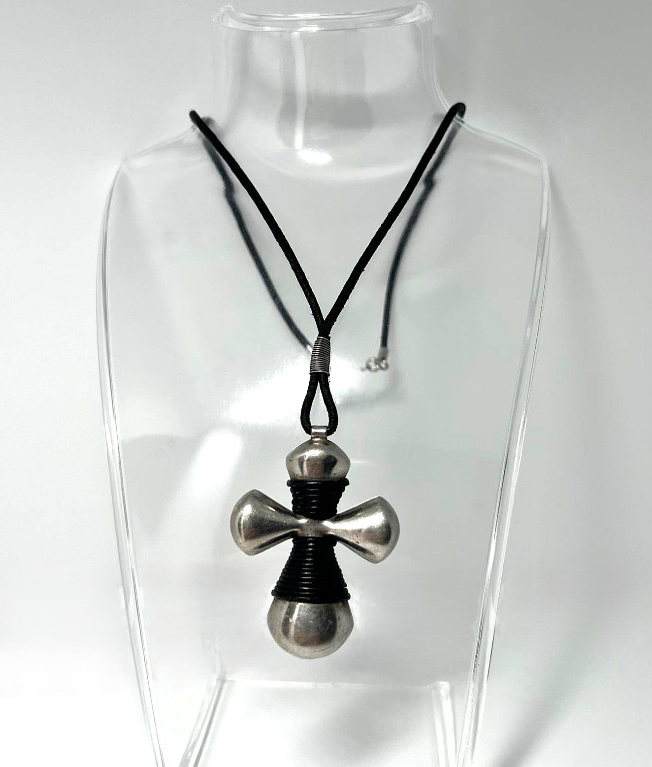 925 Silber Kreuz Anhänger auf Lederkette 