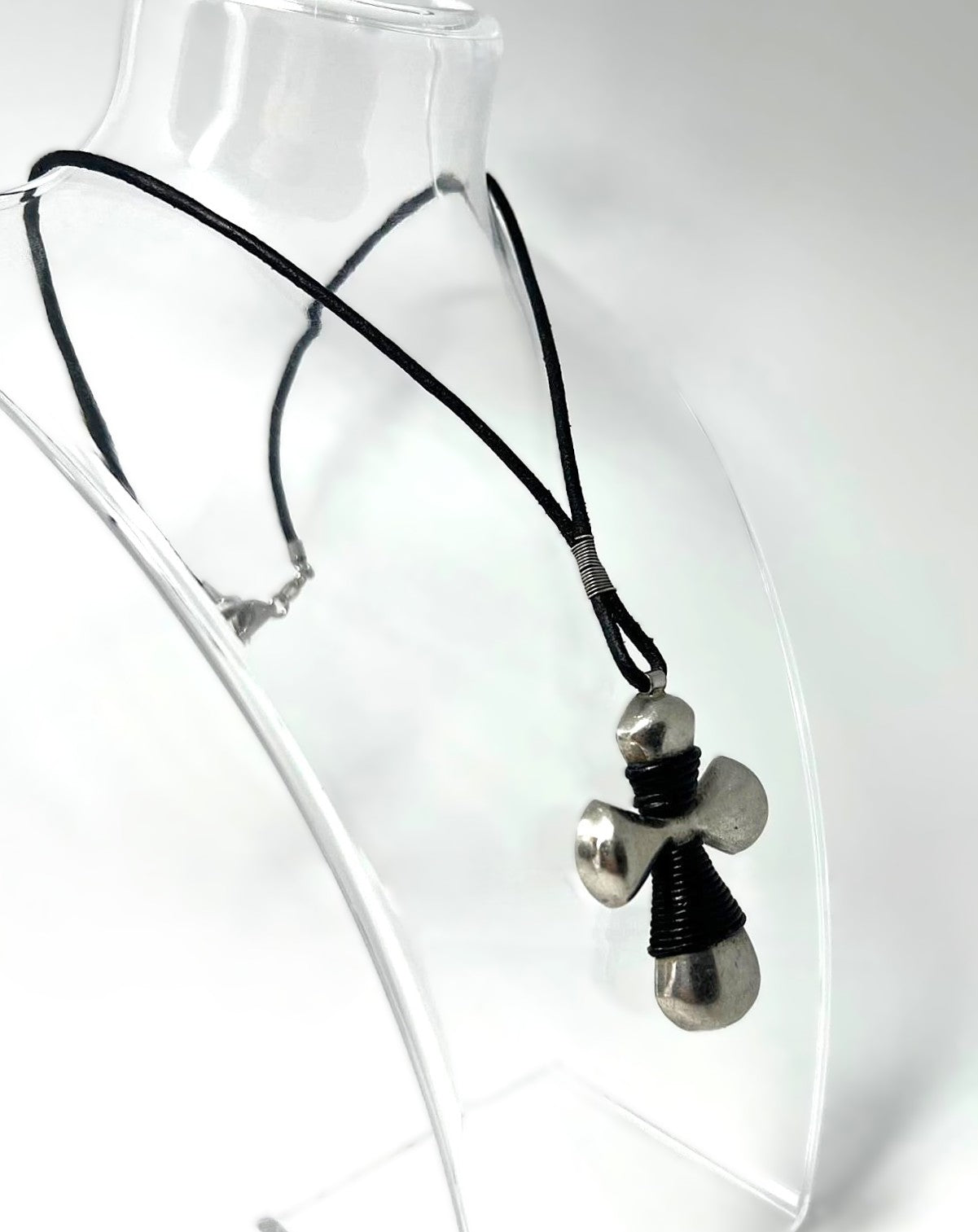 925 Silber Kreuz Anhänger auf Lederkette 