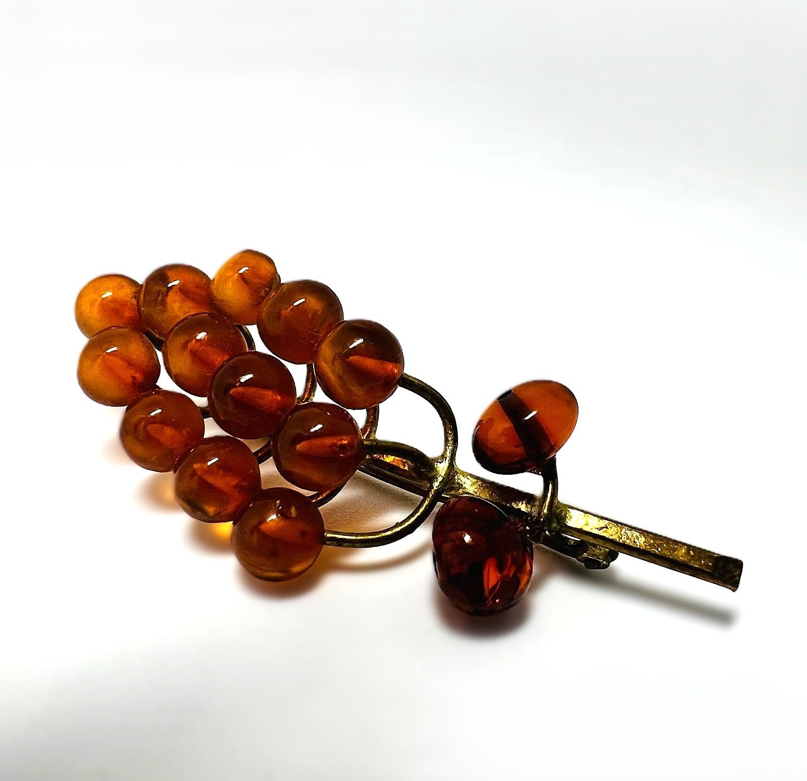 Vintage Bernstein Trauben Brosche