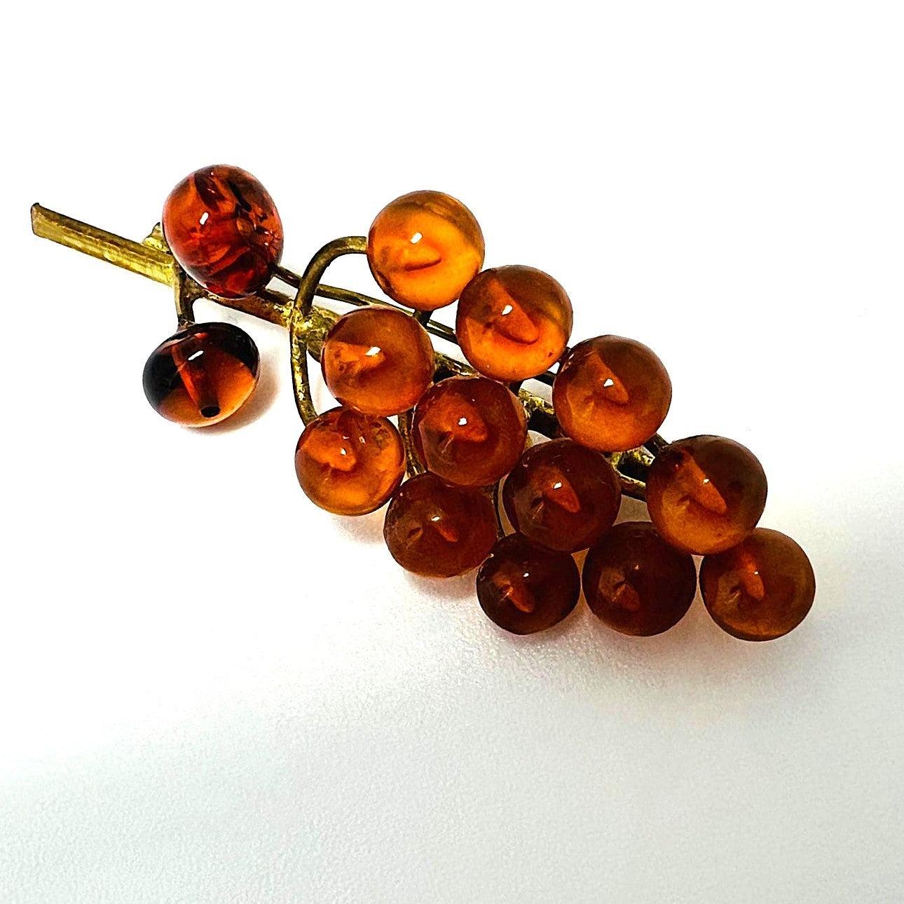 Vintage Bernstein Trauben Brosche