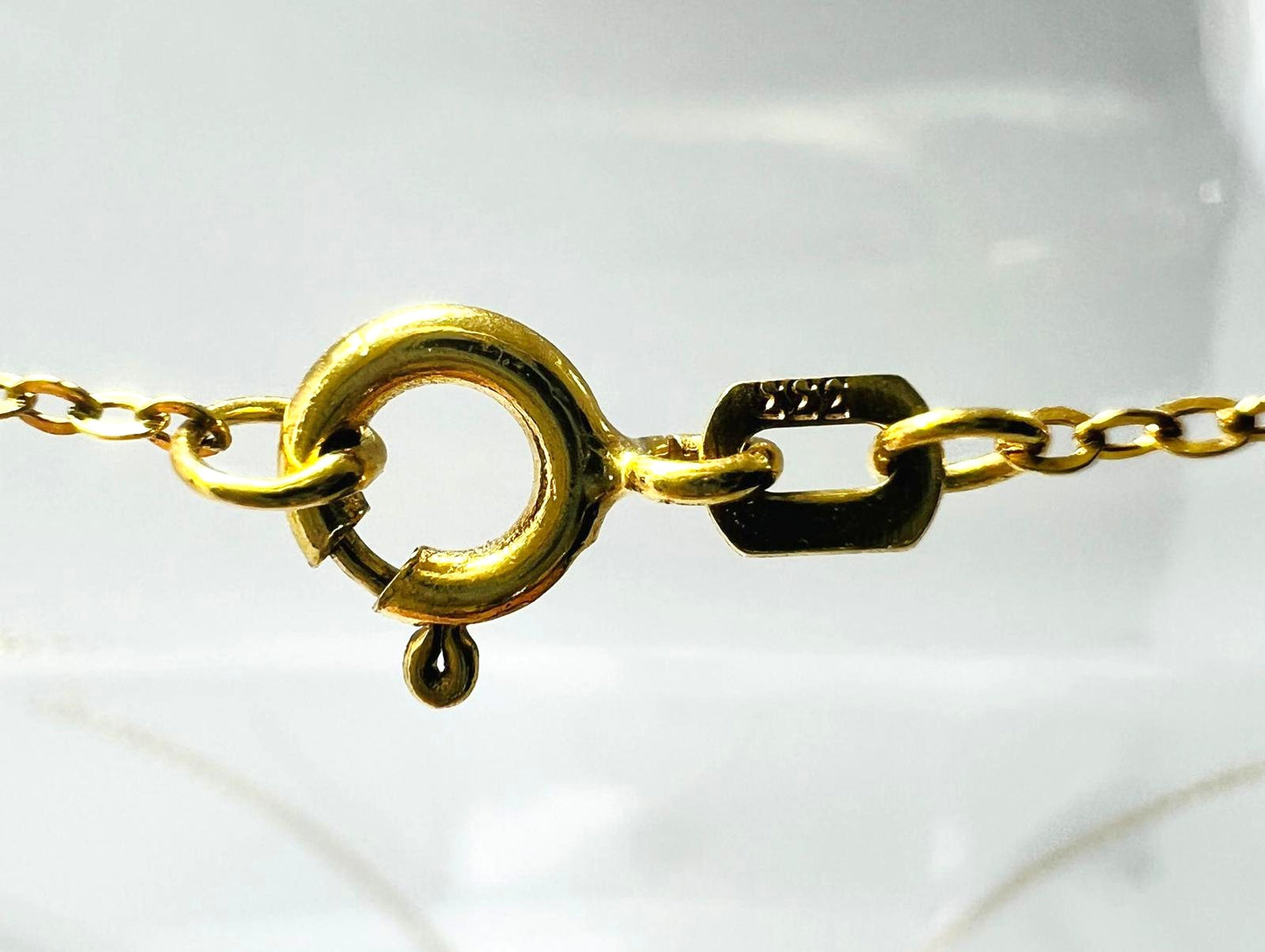  333er Goldkette mit Granatanhänger – böhmisch