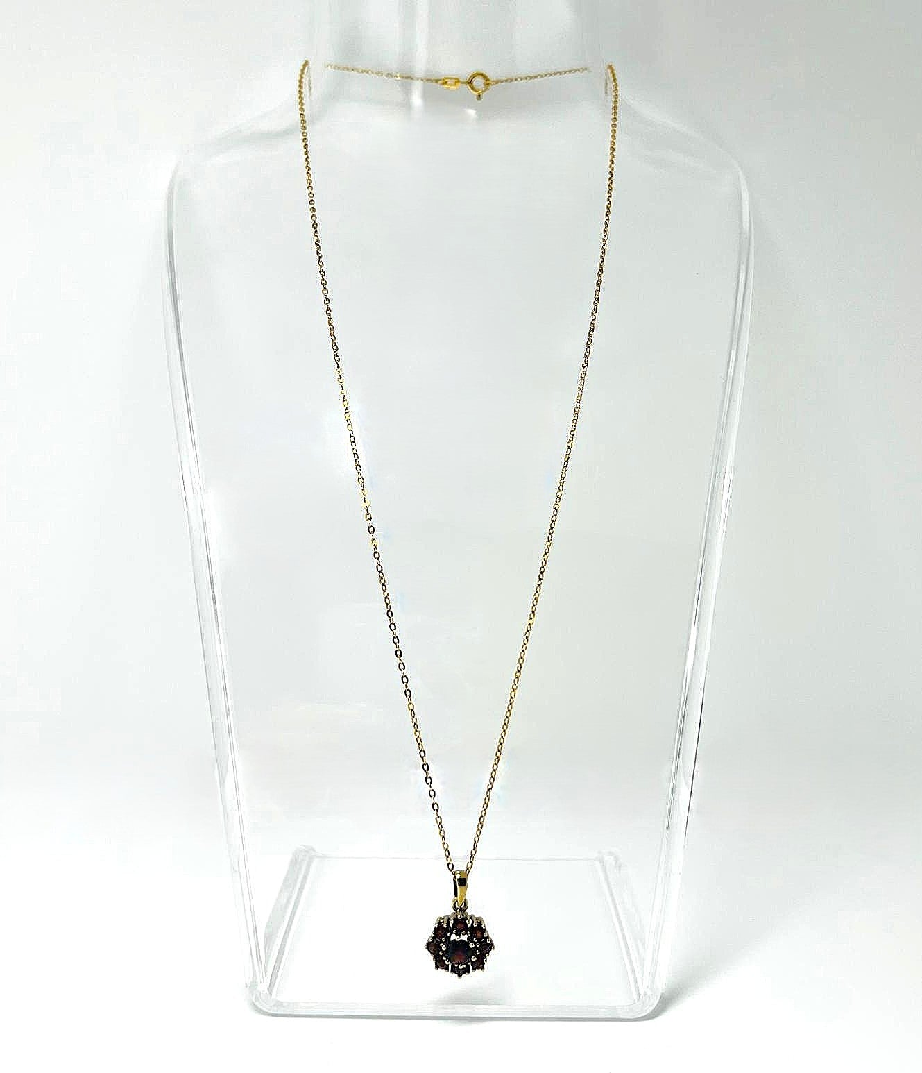  333er Goldkette mit Granatanhänger – böhmisch