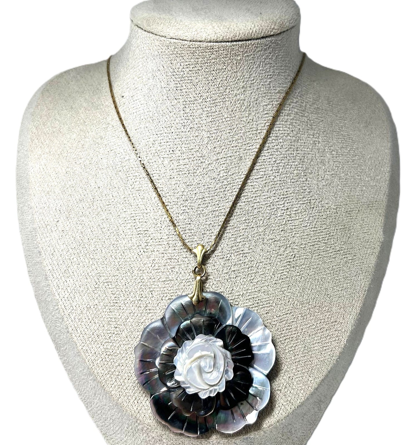 Luxuriöse Vintage-Perlmutt-Blütenkette