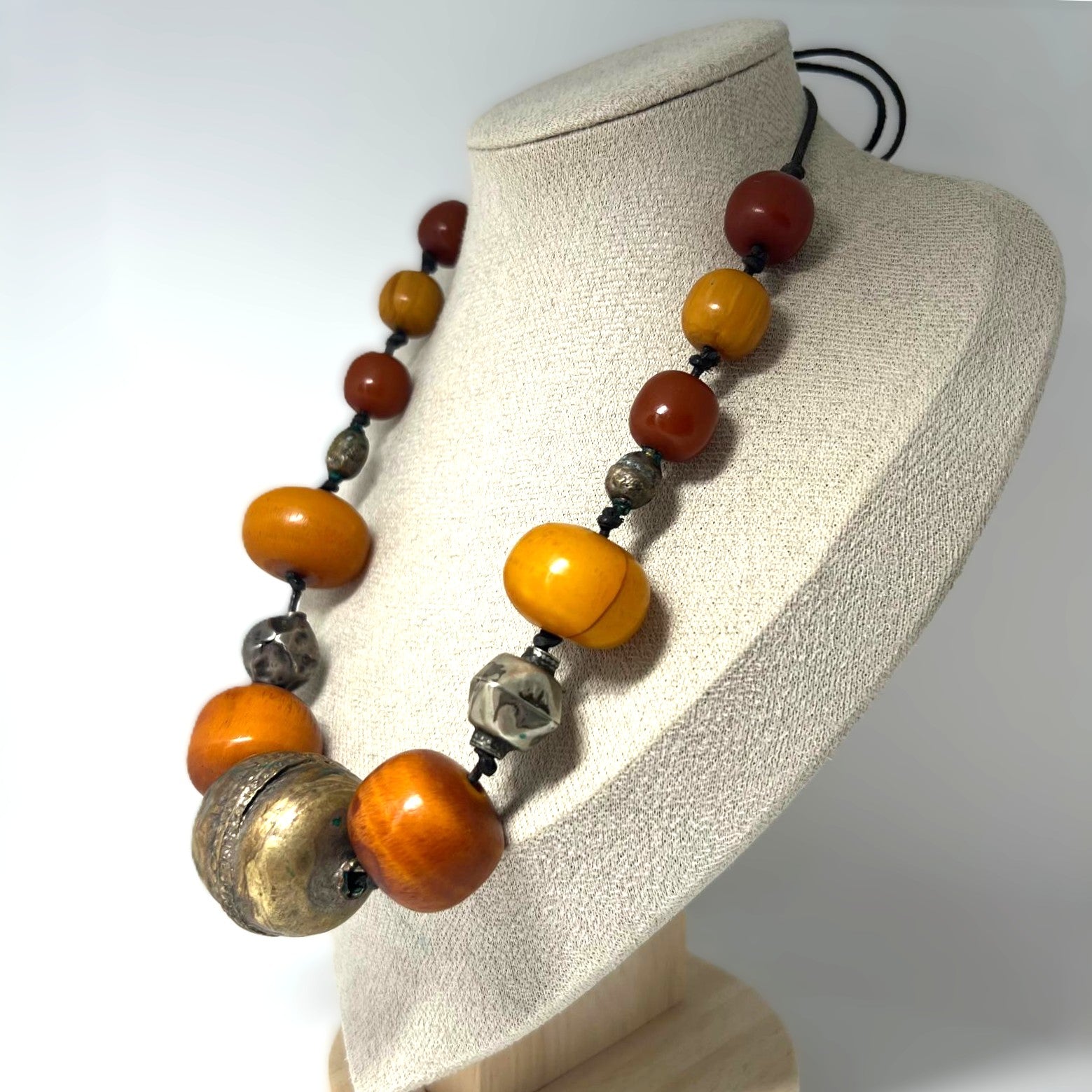 Statement Collier