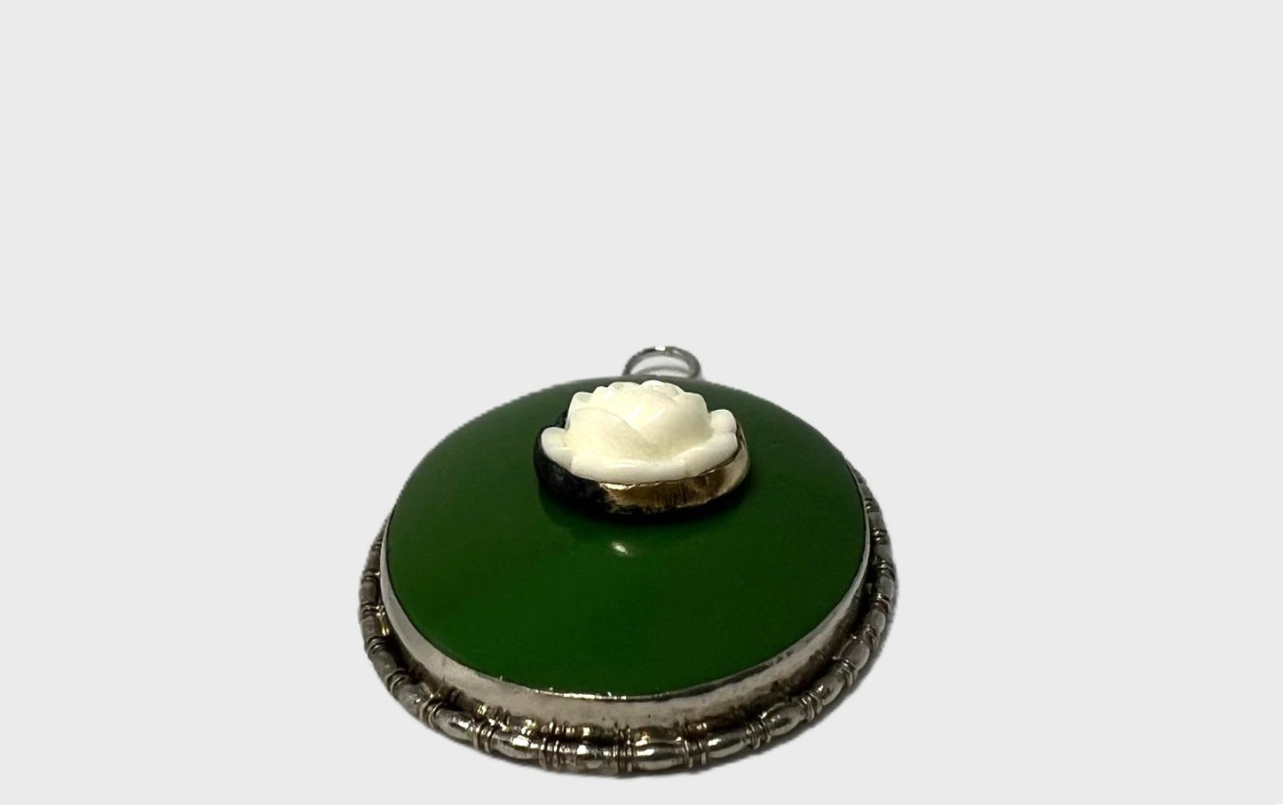 Antiker Art Déco Anhänger Nephrit Jade