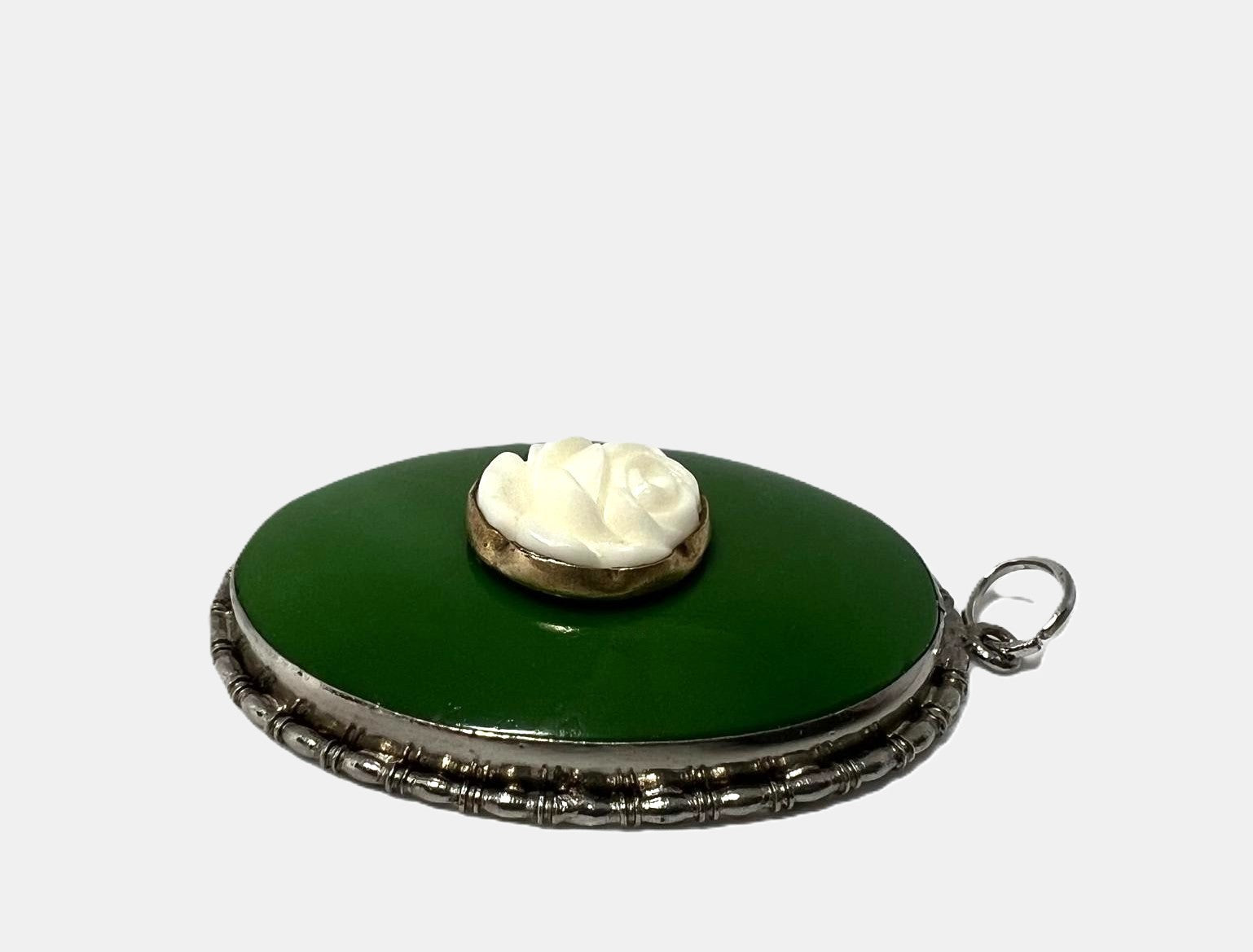 Antiker Art Déco Anhänger Nephrit Jade