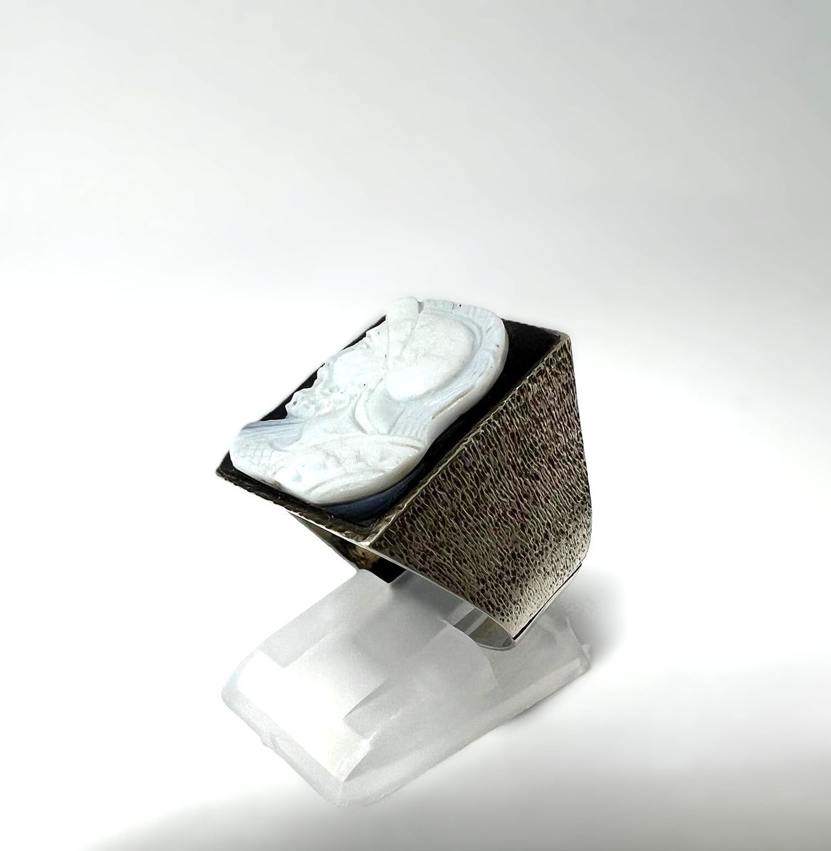 Art Deco Onyx Kameering