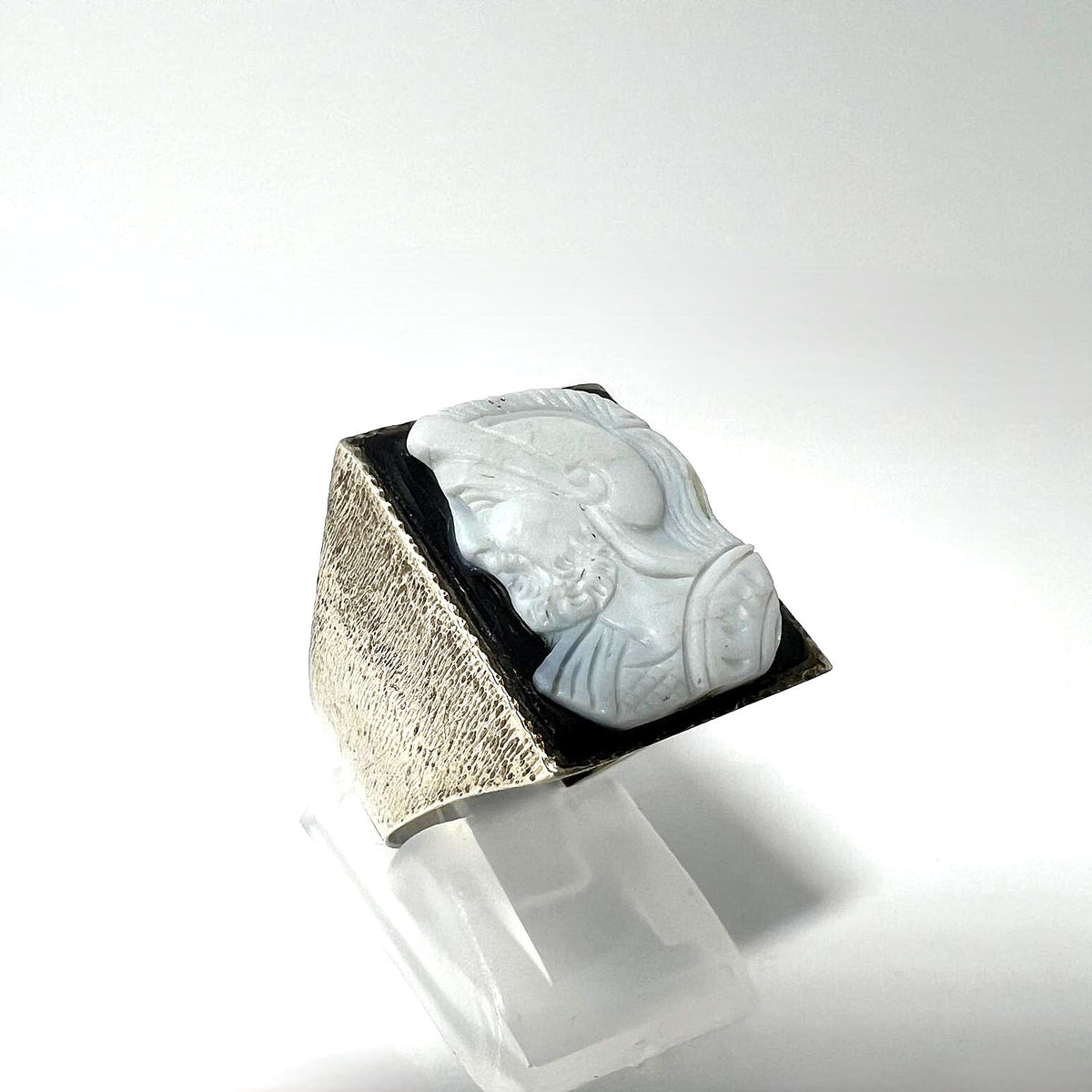 Art Deco Onyx Kameering