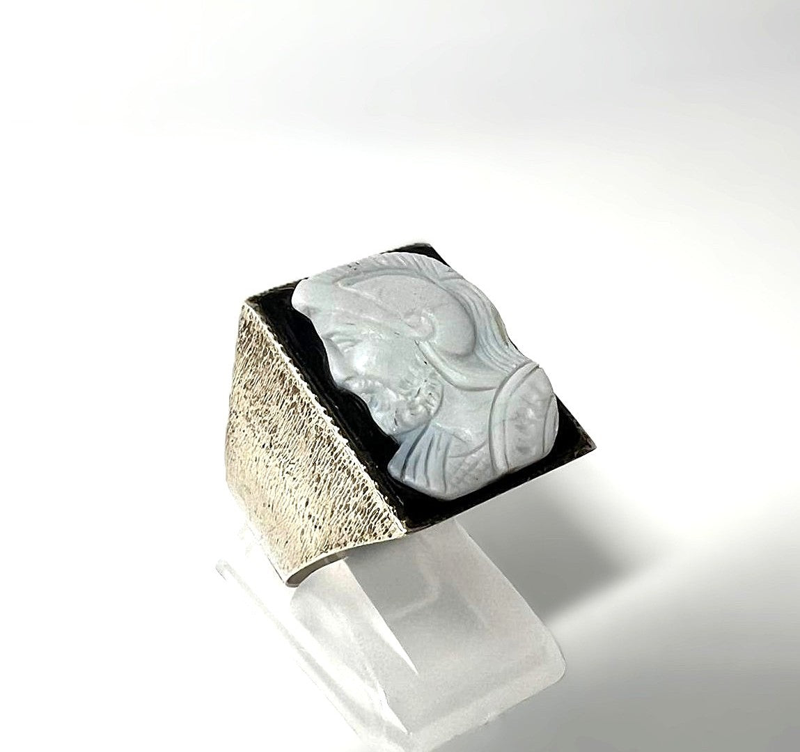 Art Deco Onyx Kameering