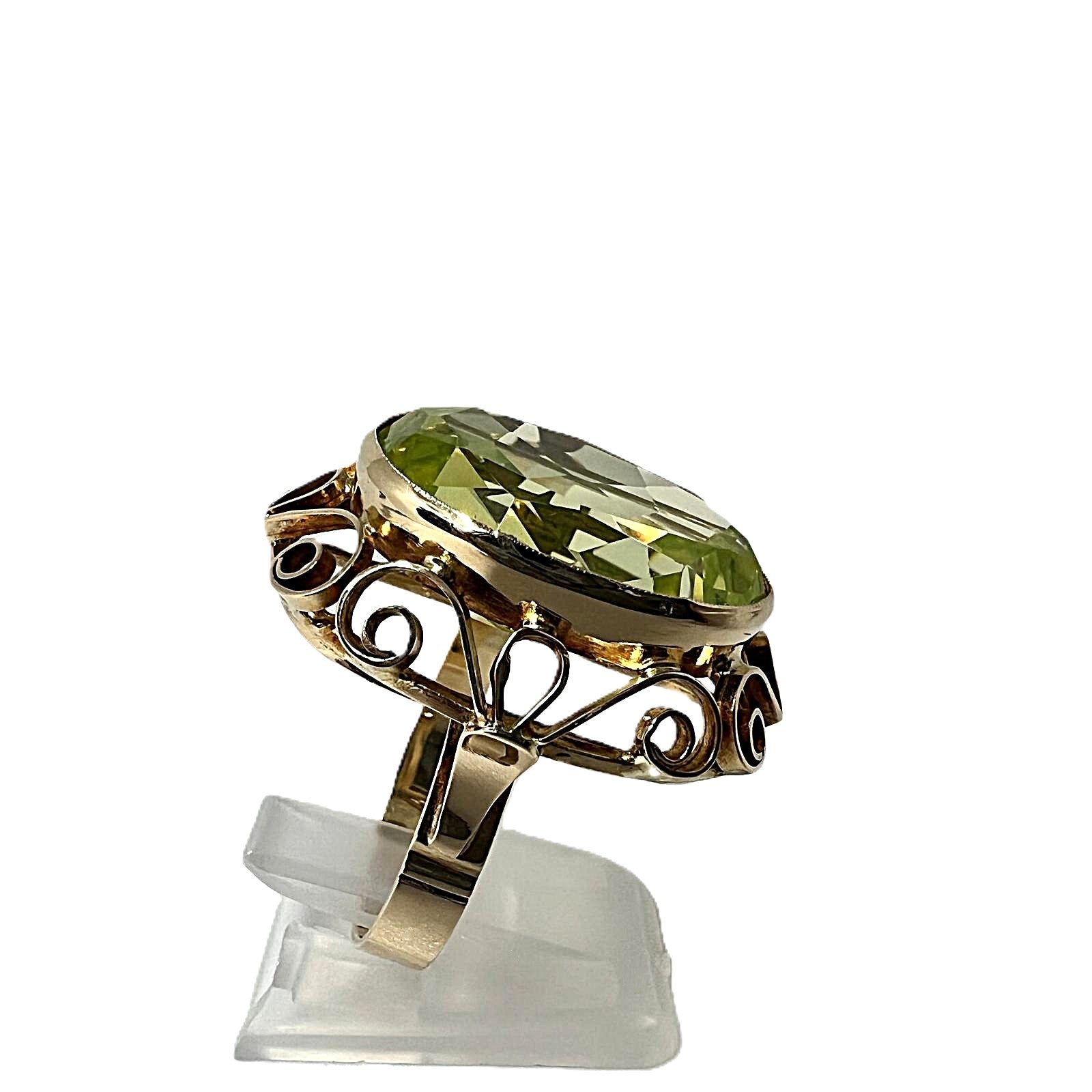 Peridot Cocktailring in massivem 585 Gold