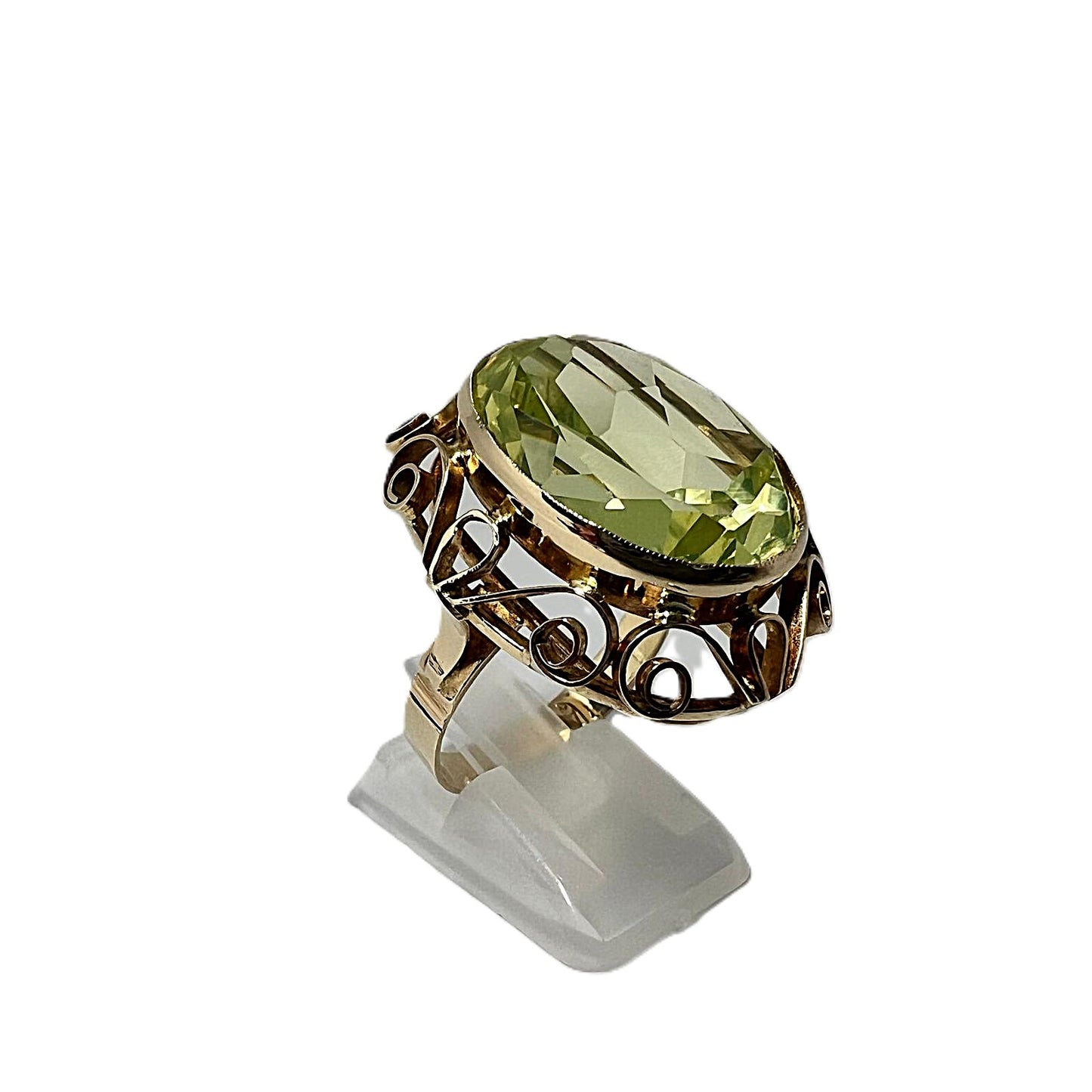 Peridot Cocktailring in massivem 585 Gold