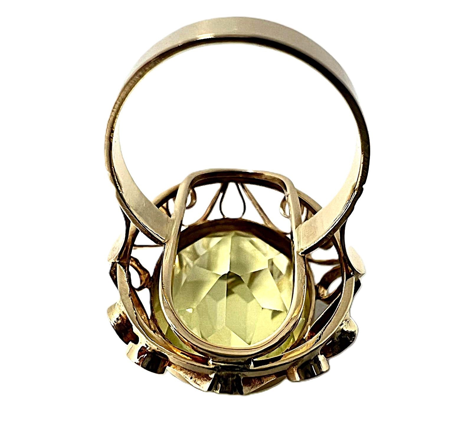 Peridot Cocktailring in massivem 585 Gold