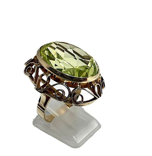 Peridot Cocktailring in massivem 585 Gold