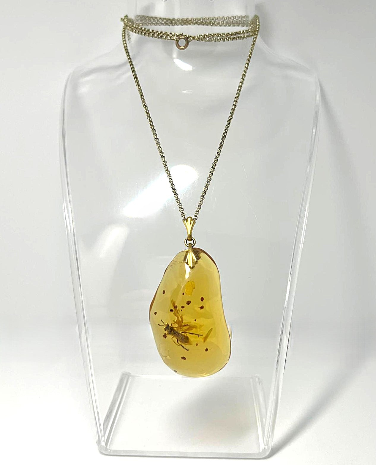 Bernstein Kette mit großer Fliegen-Inkluse Anhänger