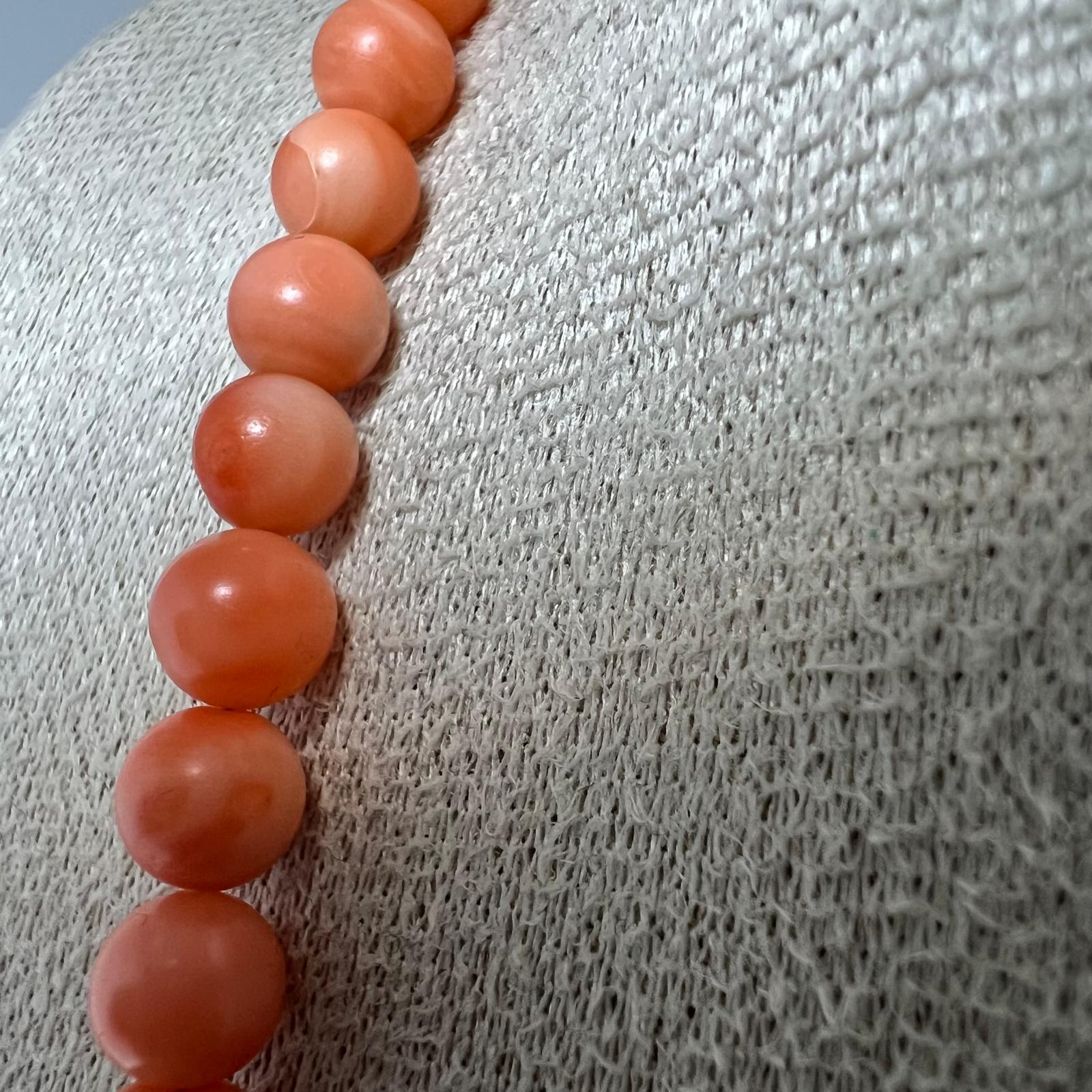 Vintage Korallenkette im Angel Skin 
