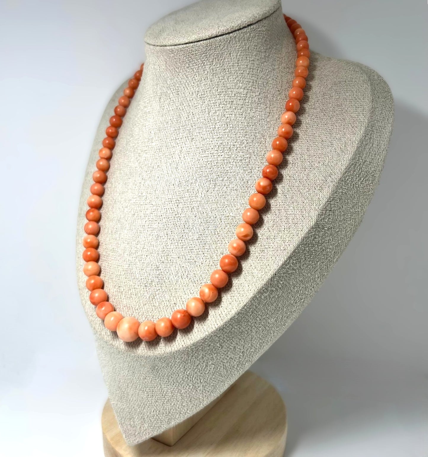 Vintage Korallenkette im Angel Skin 
