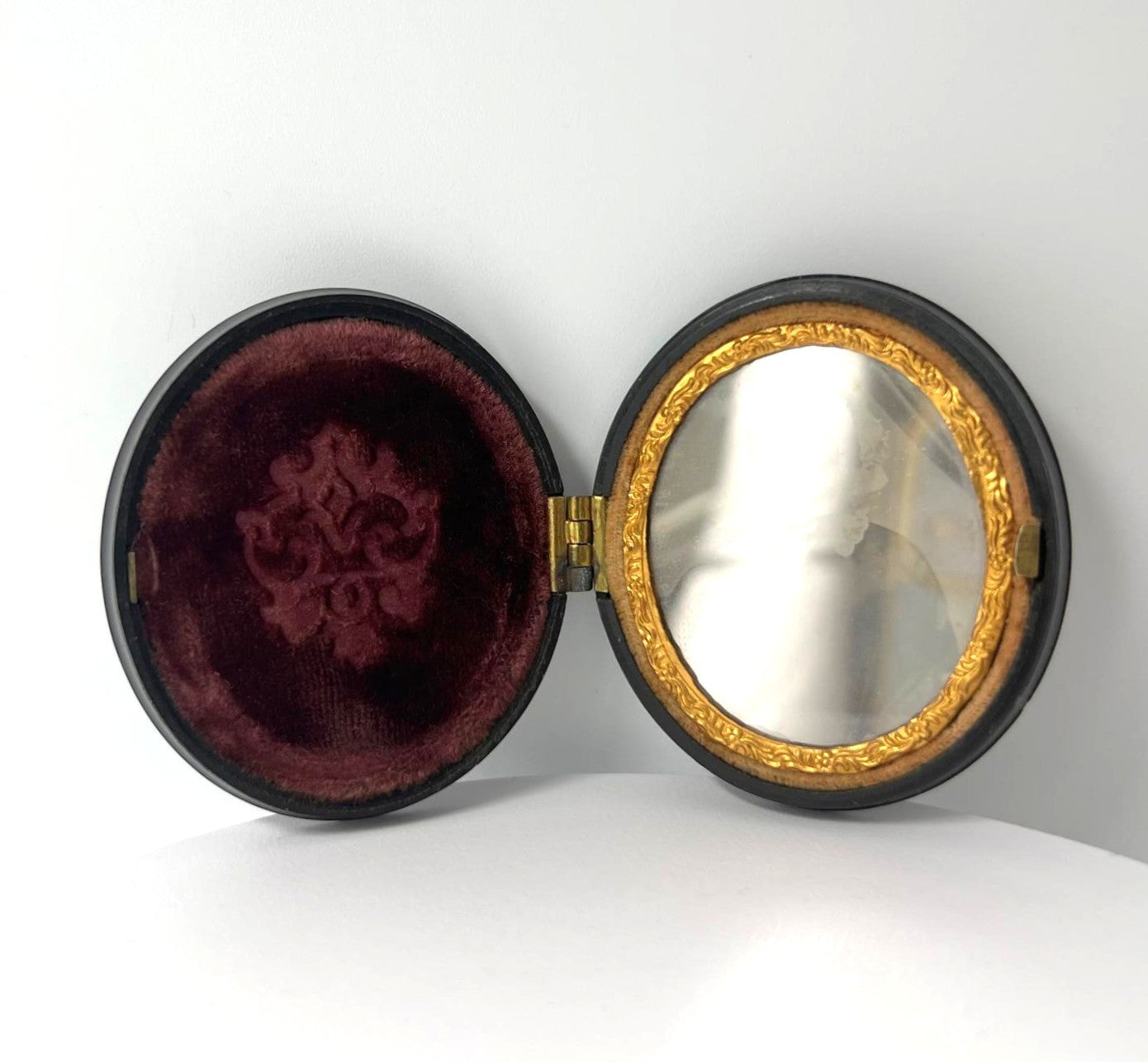 Antikes viktorianisches Union Case mit Daguerreotypie 