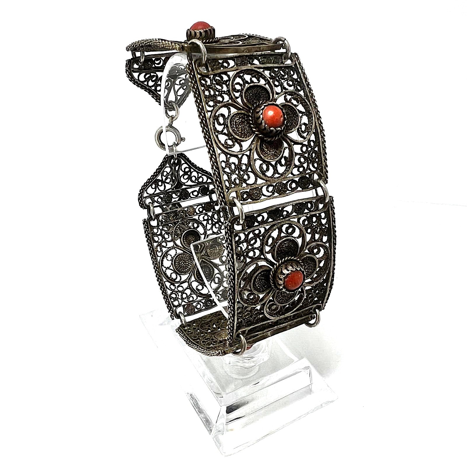 Antikes filigranes Silber-Korallenarmband