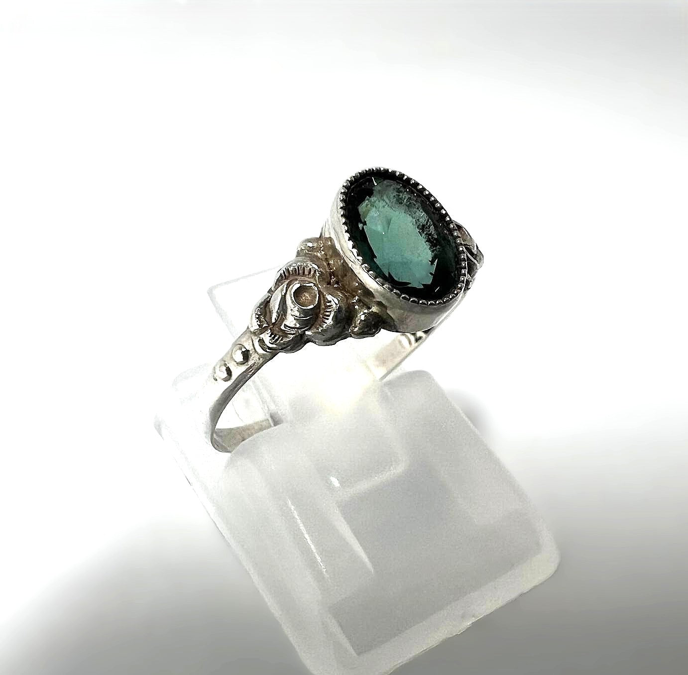 Minimalistischer Art-Deco-Ring 