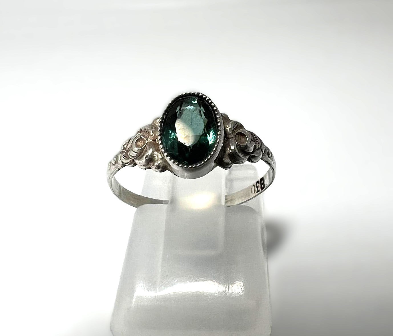 Minimalistischer Art-Deco-Ring