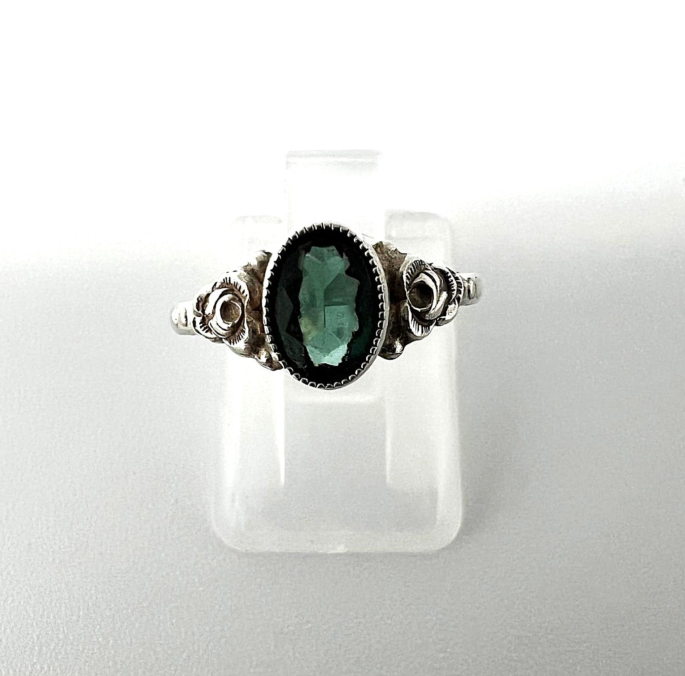 Minimalistischer Art-Deco-Ring 