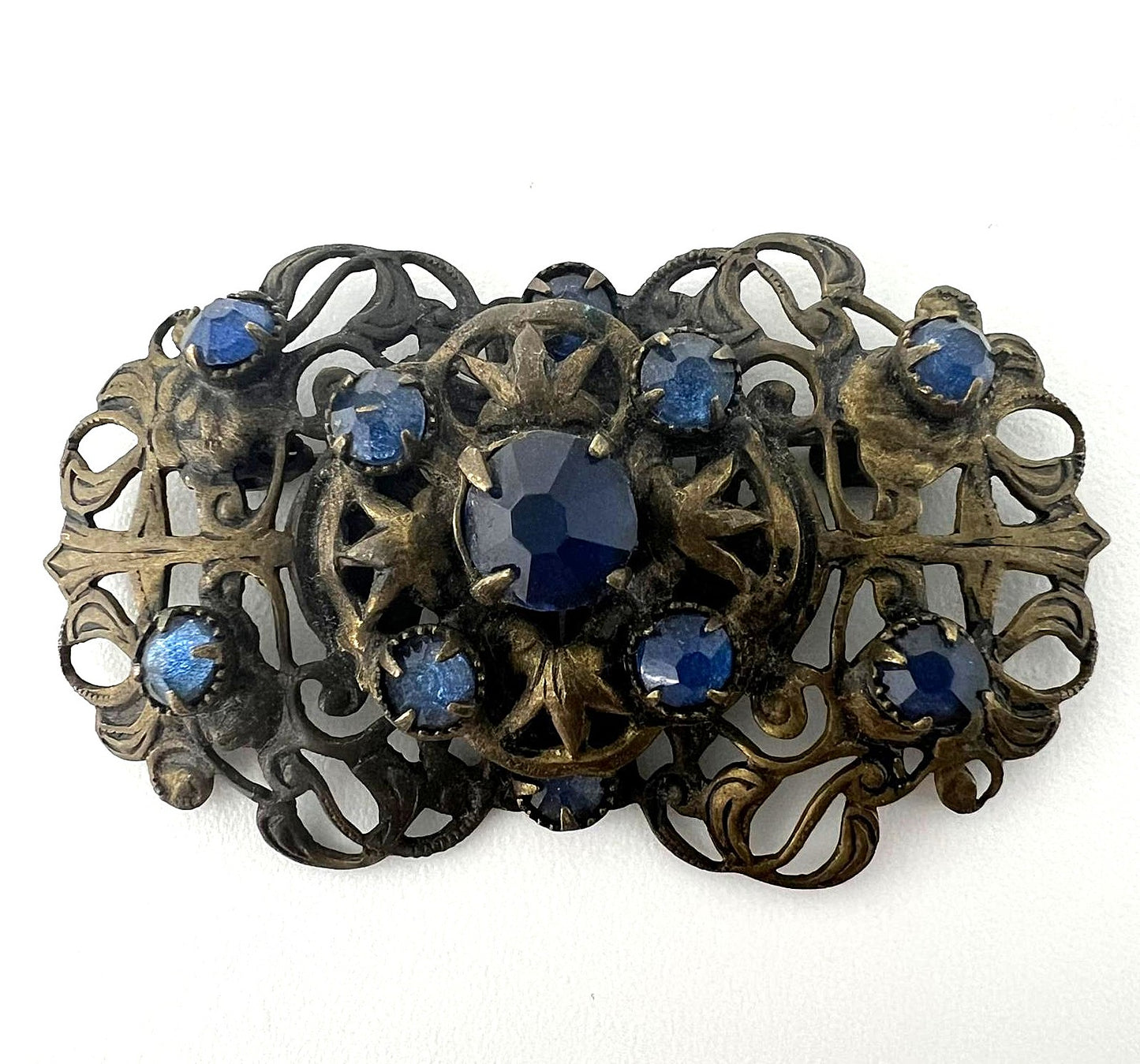 Antike Art-Deco-Messingbrosche
