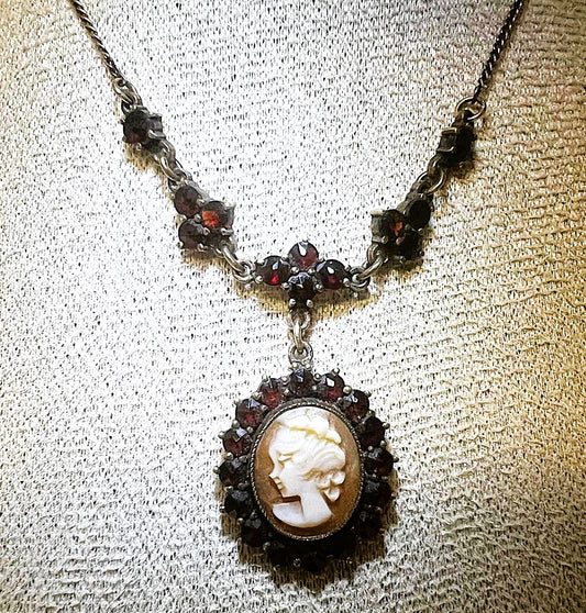 Antikes Granat-Collier mit Kamee aus 800er Silber 