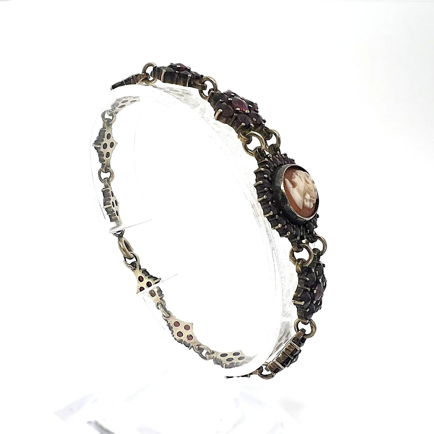 Antikes Granat-Kamee-Armband 