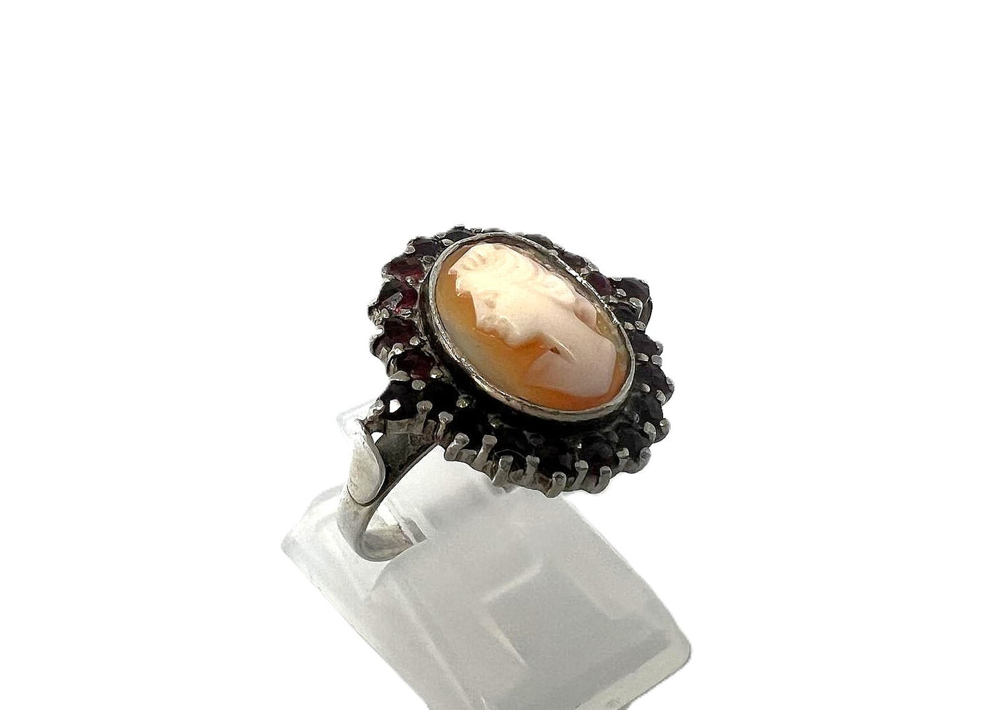 Antiker böhmischer Granat-Kamee-Ring