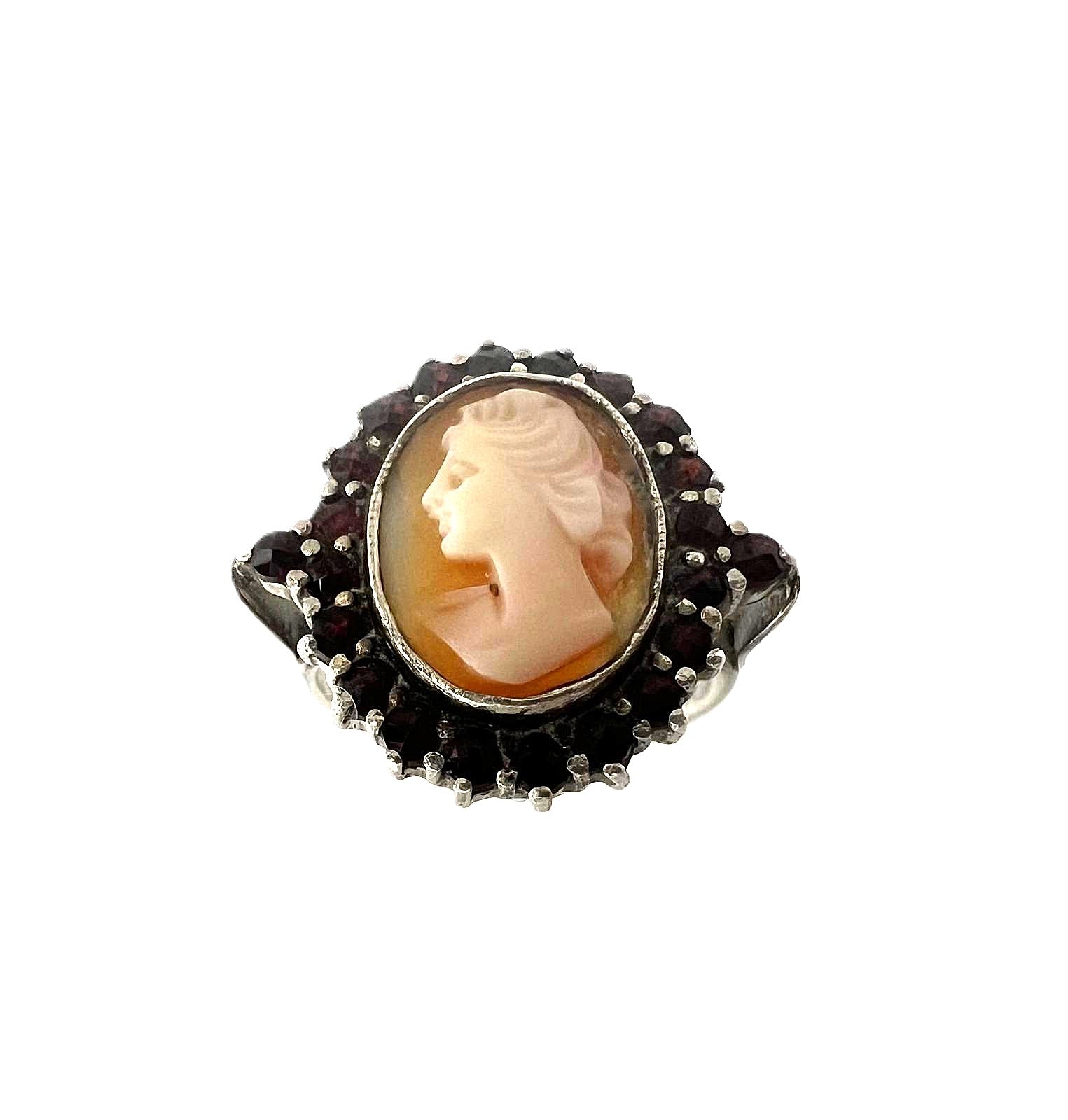Antiker böhmischer Granat-Kamee-Ring