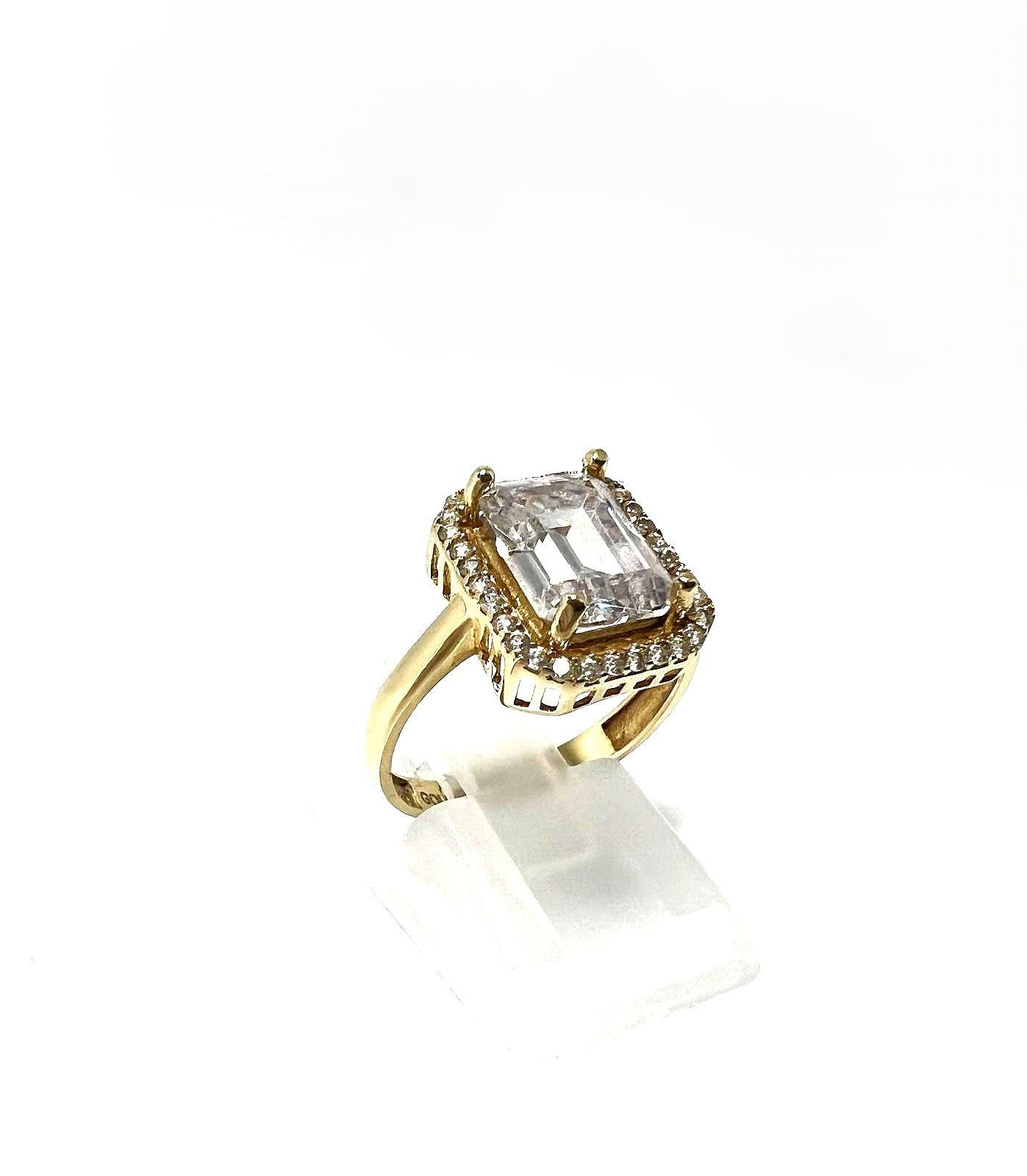585 Gold Vintage Ring