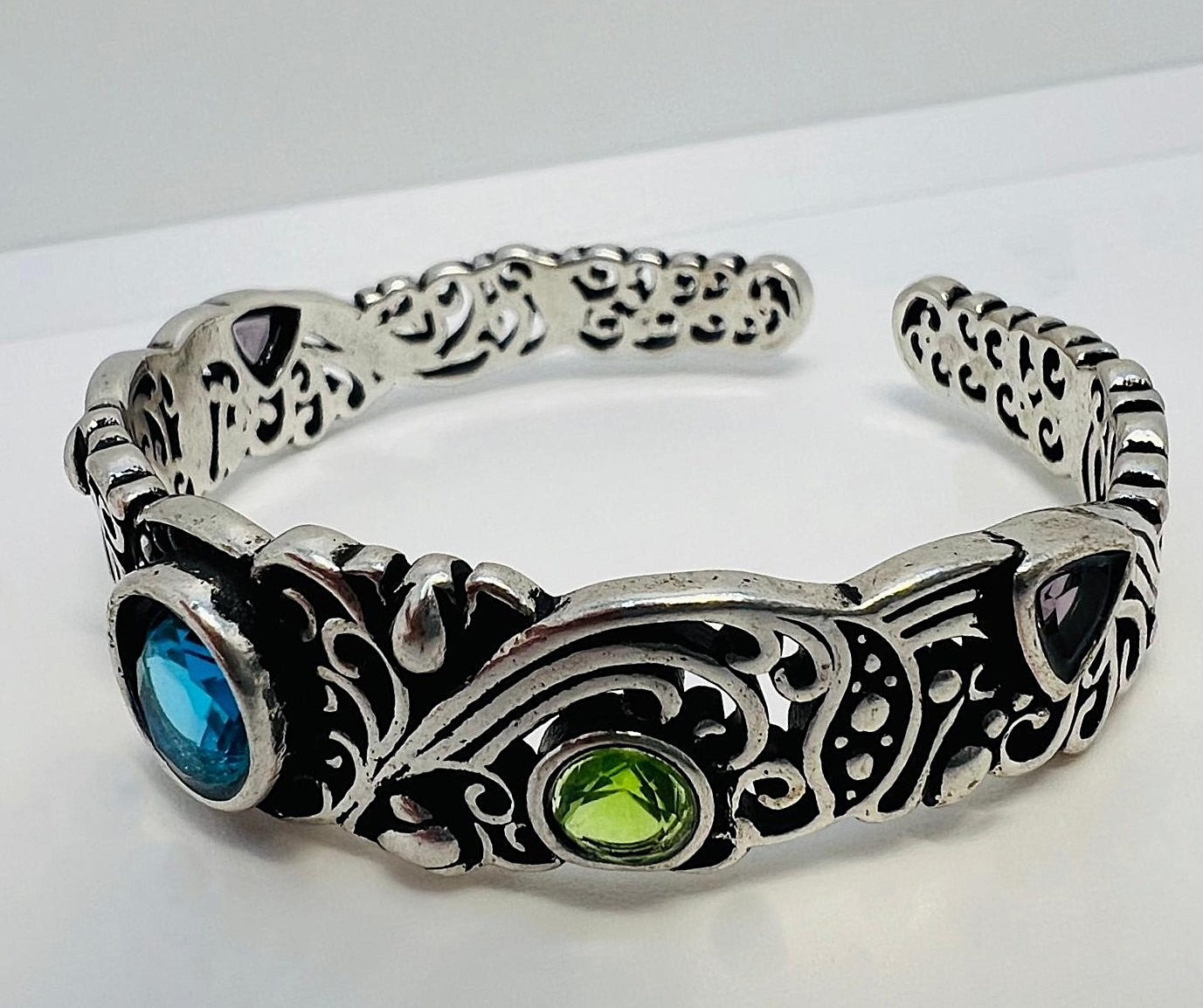 925 Silver Cuff Bracelet – Filigree design with aquamarine, peridot &amp; amethyst look