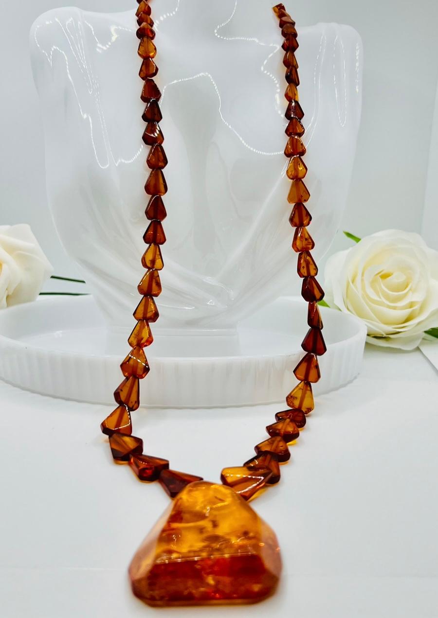 Art Deco amber necklace with chunk pendant