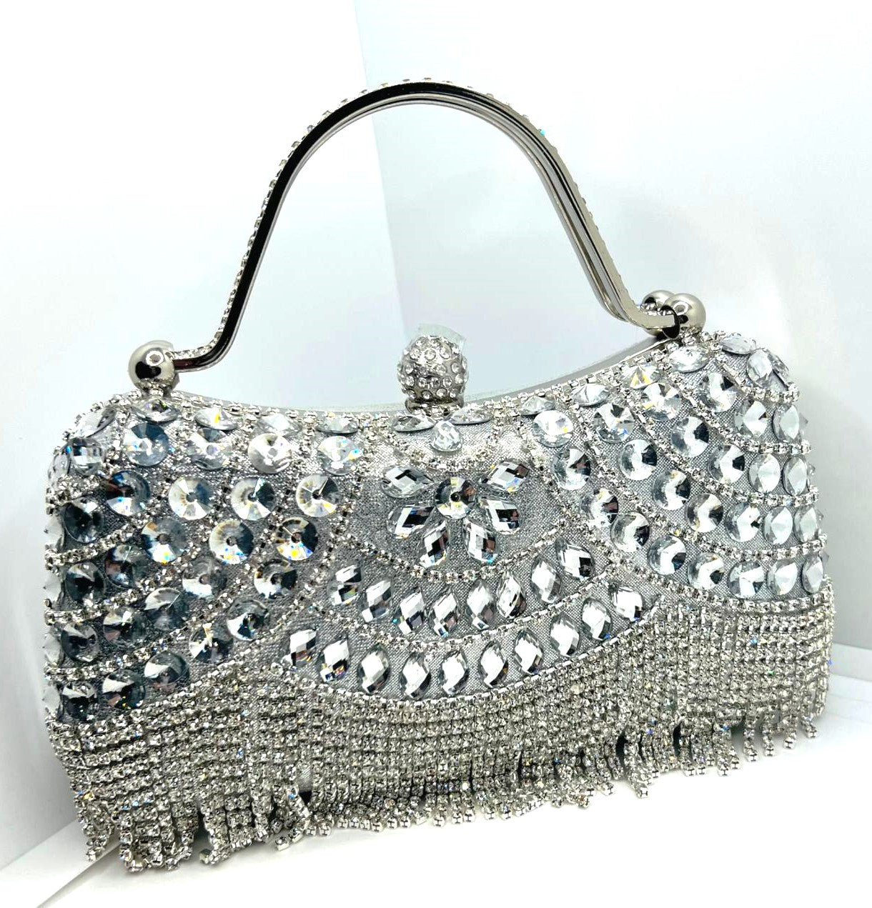 Luxuriöse silberne Abendtasche