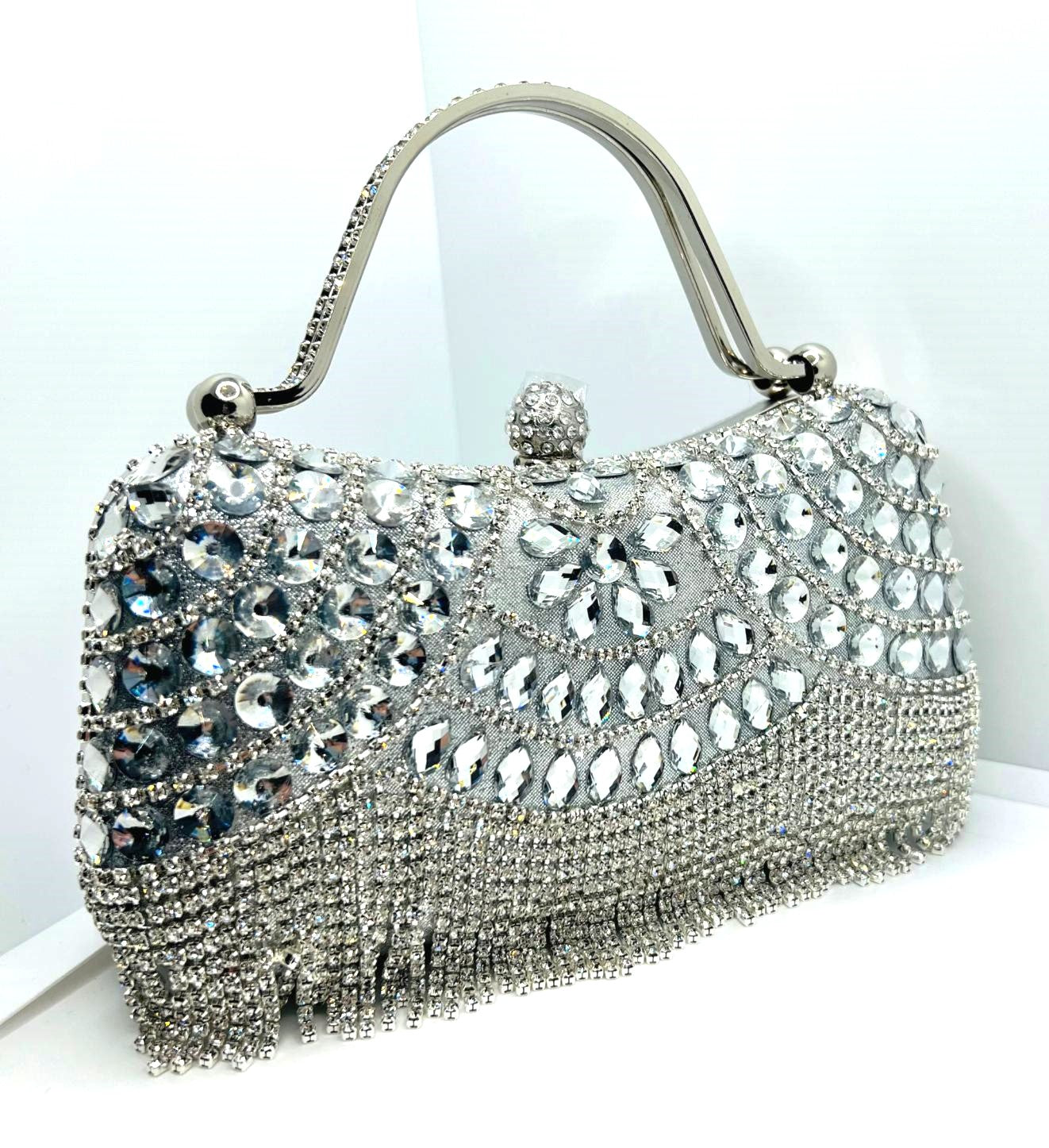 Luxuriöse silberne Abendtasche