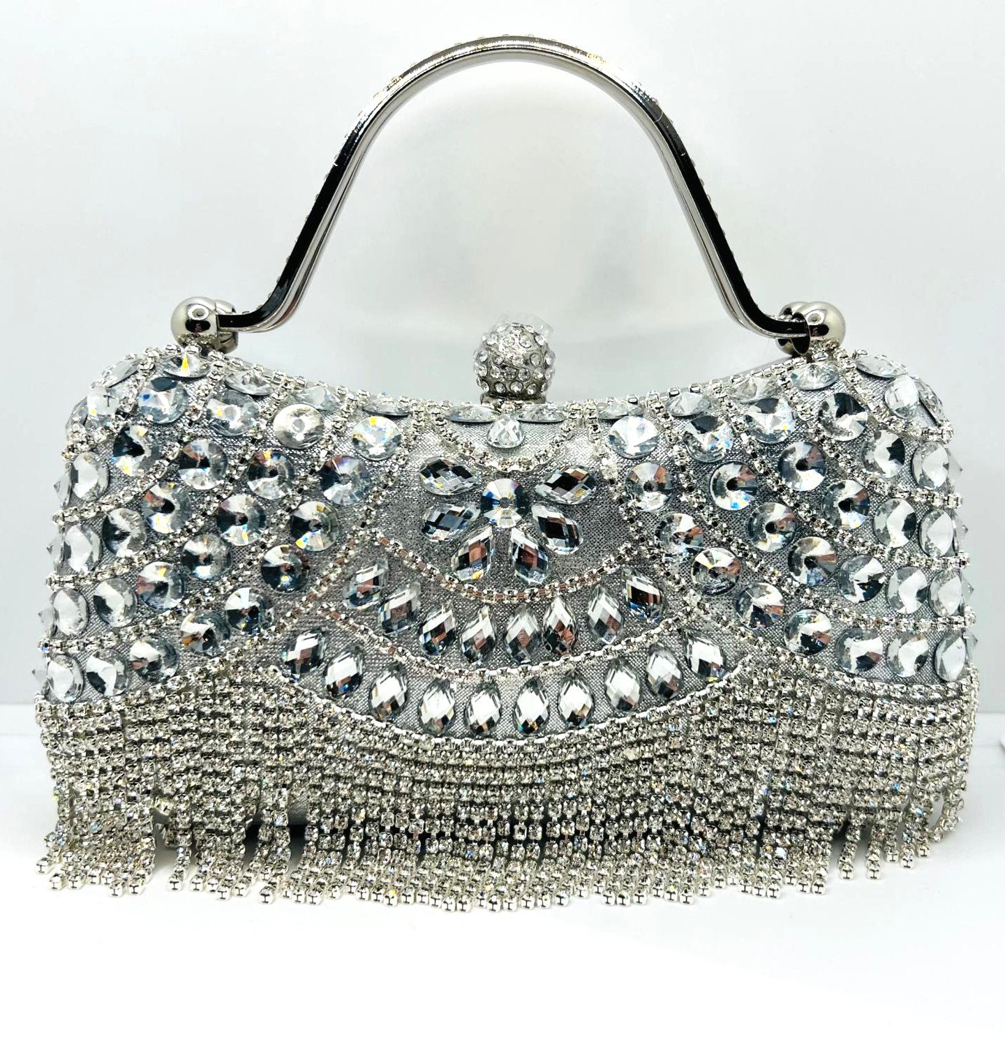 Luxuriöse silberne Abendtasche