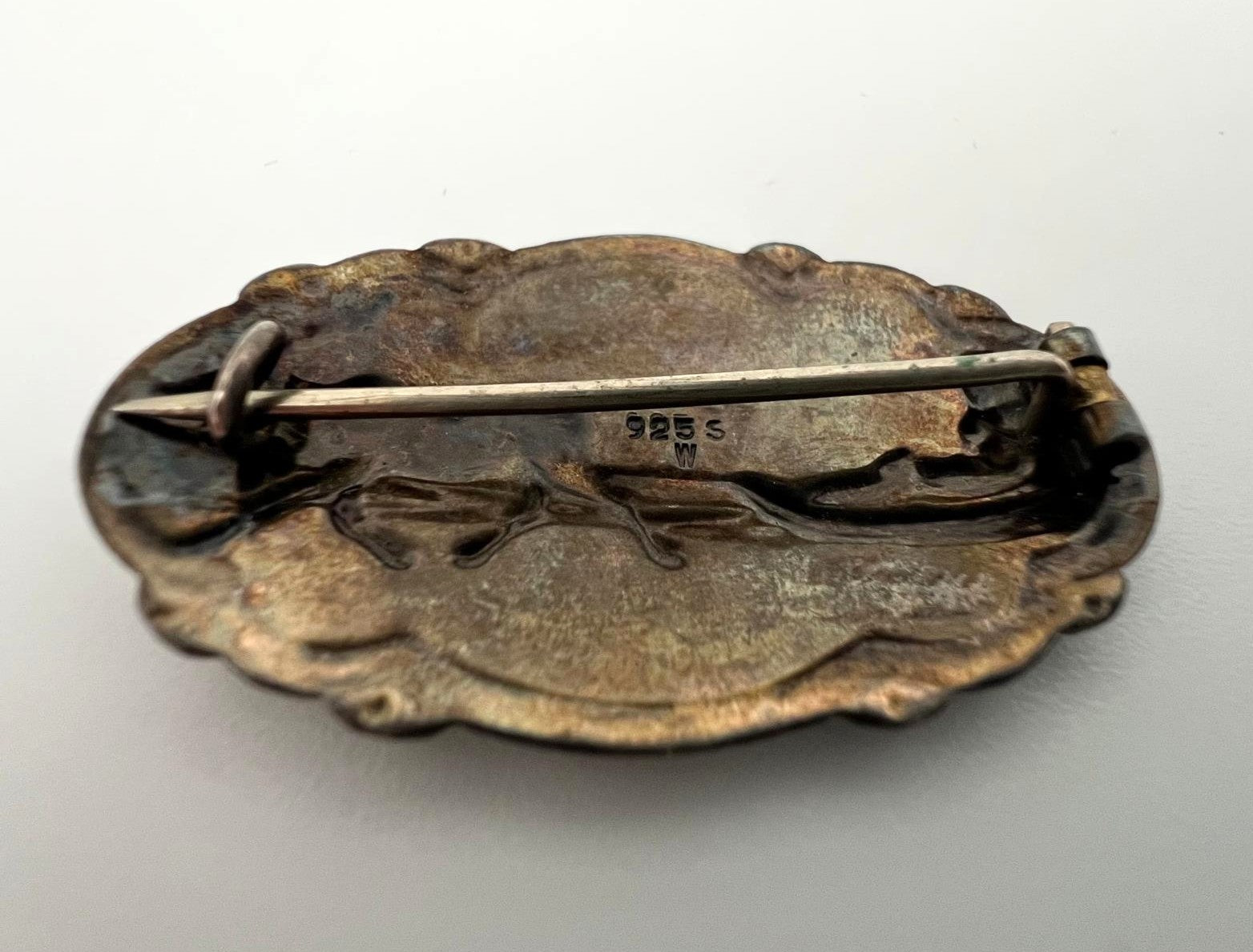 Brosche – Rentierschlitten mit Emaille