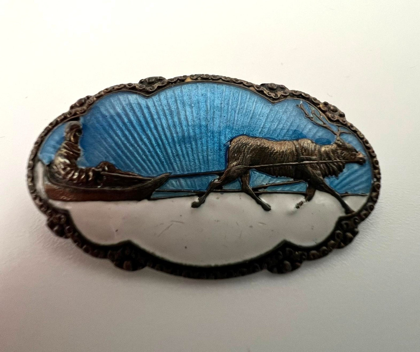 Brosche – Rentierschlitten mit Emaille