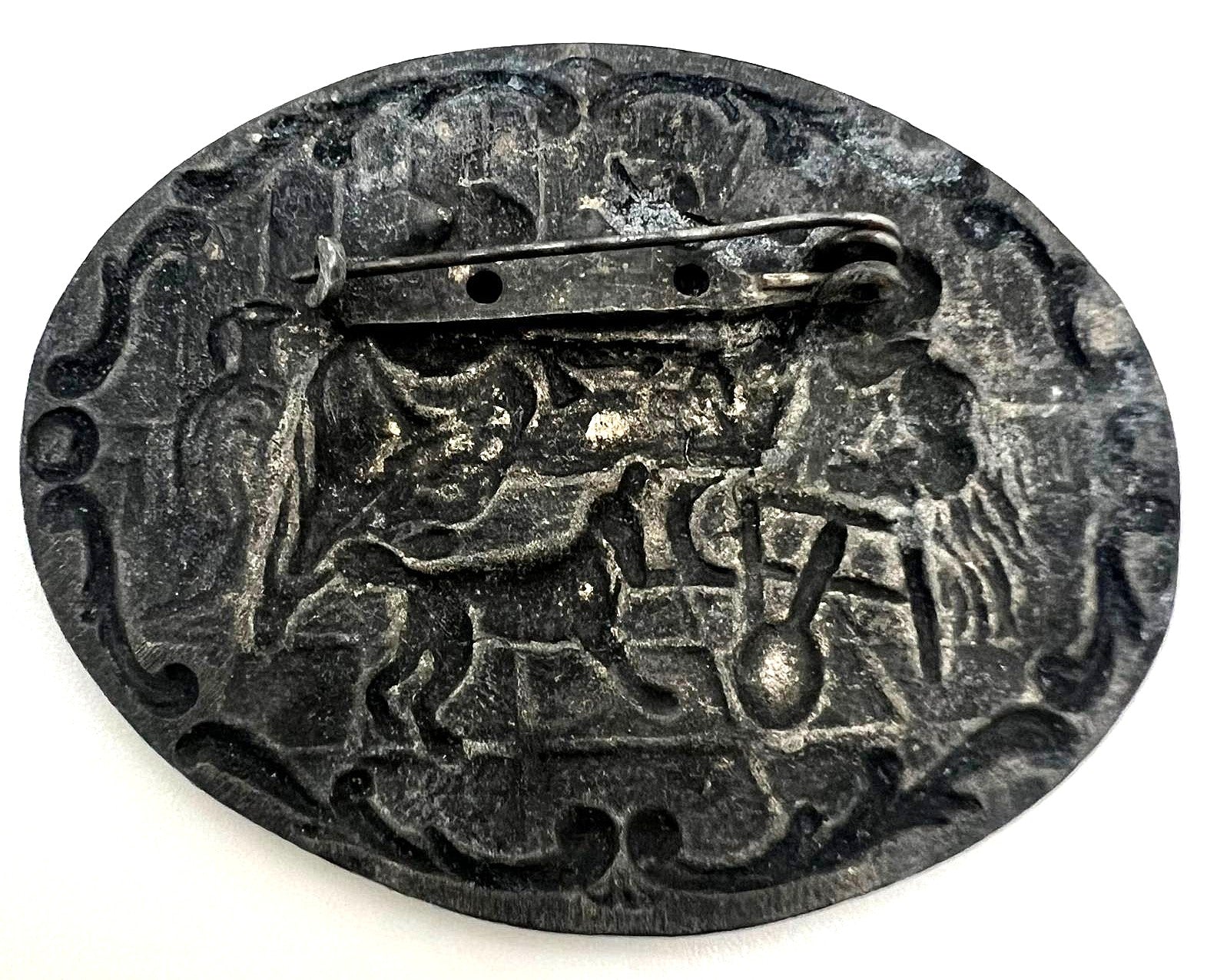 Antike Brosche um 1880 Relief Bruegel