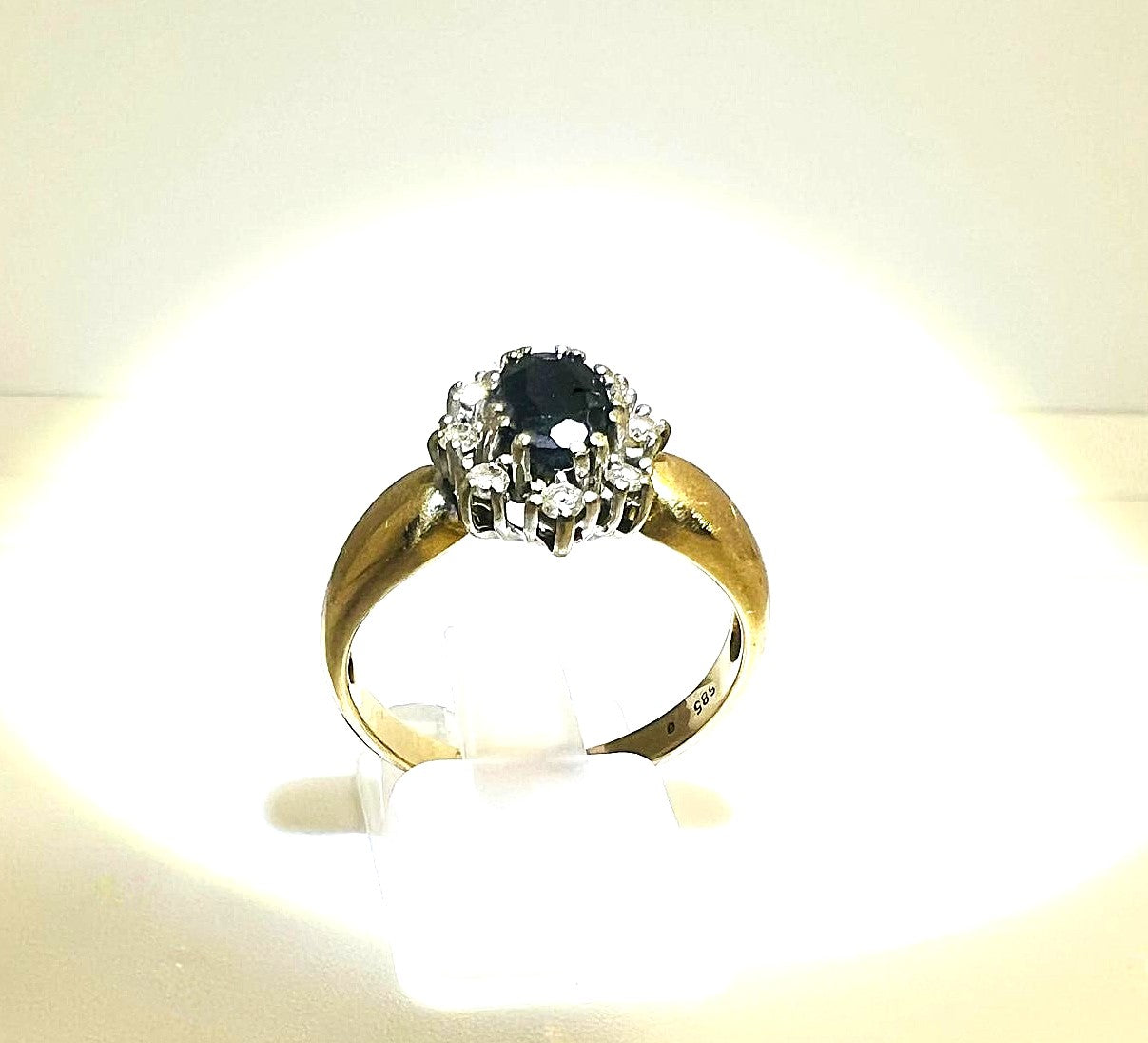Damenring 585 Gold mit Saphir & 8 Brillanten