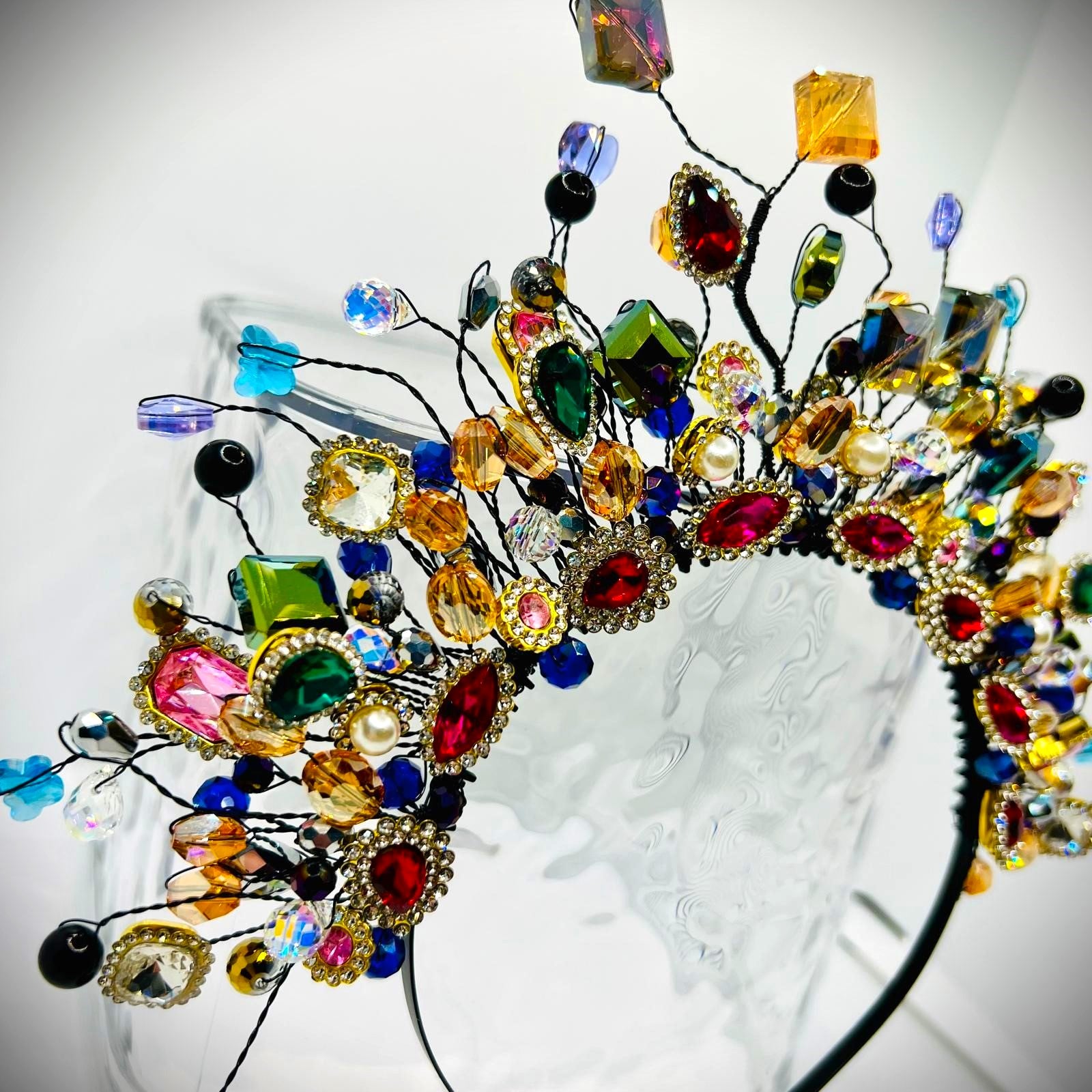 Diadem Krone mit Strasssteinen und Perlen