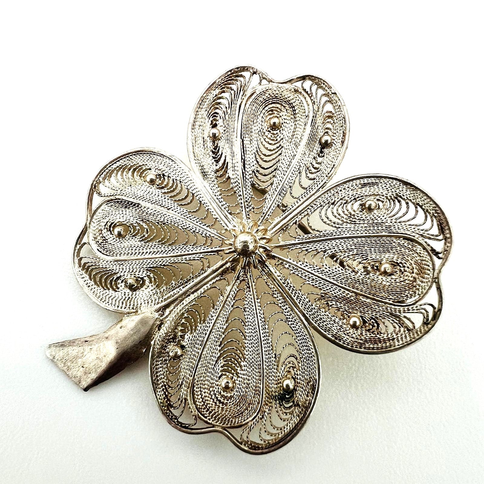 Feine Filigran Brosche Kleeblatt 